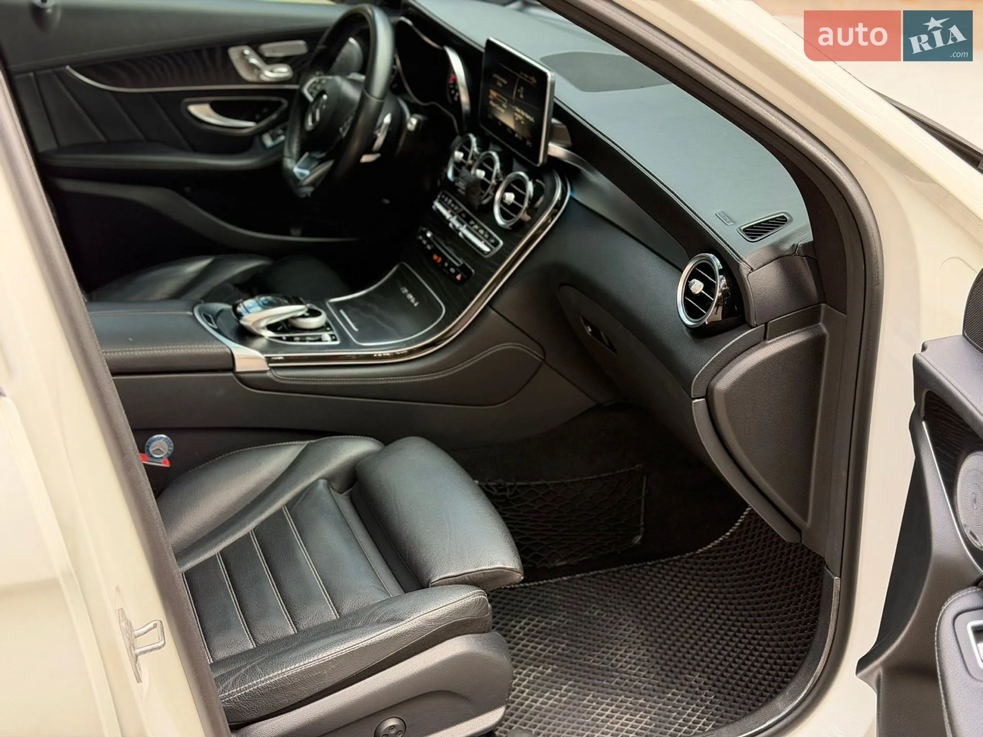2017 Mercedes-Benz GLC - мініатюра 34