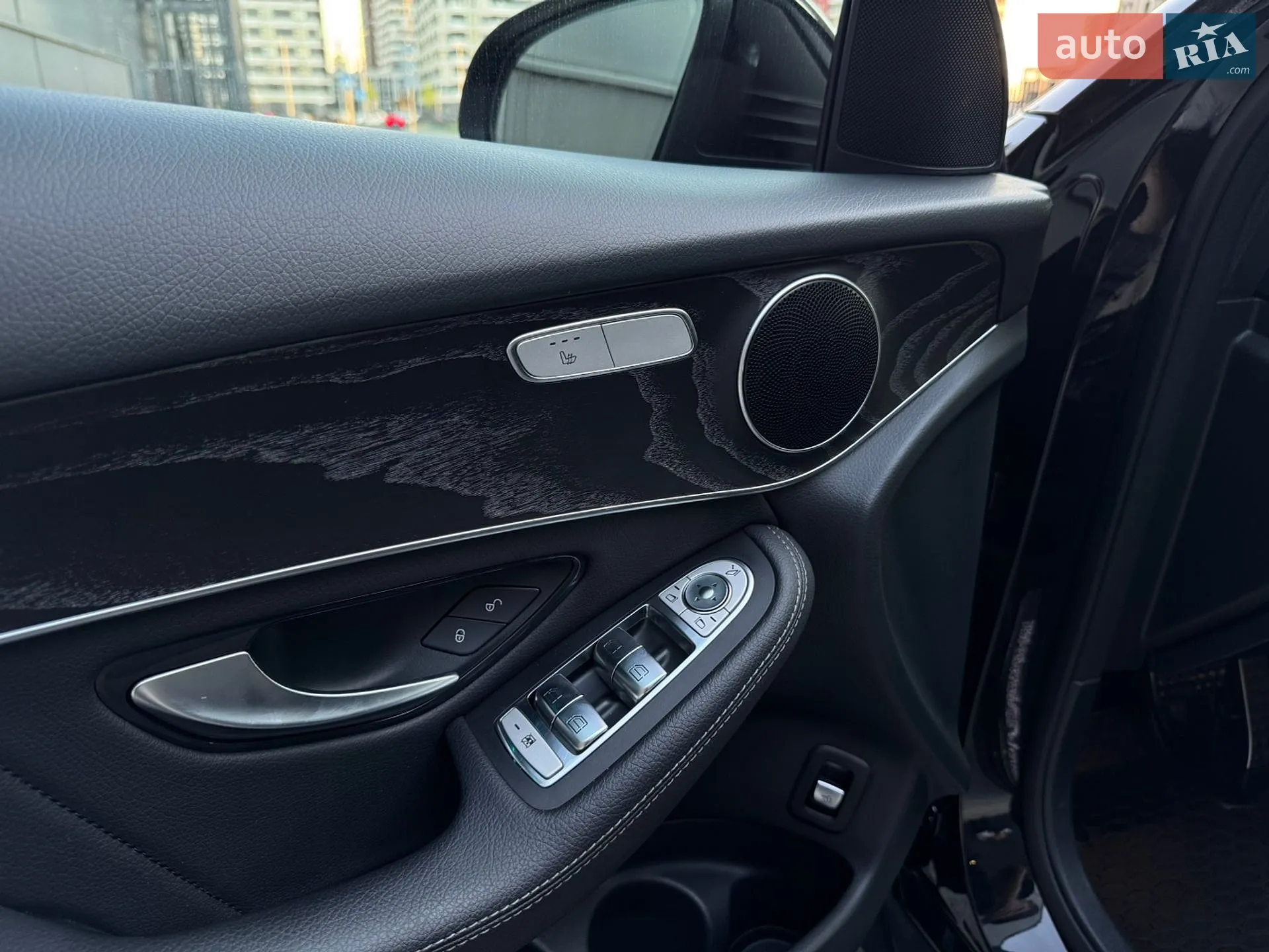 2019 Mercedes-Benz GLC - мініатюра 28