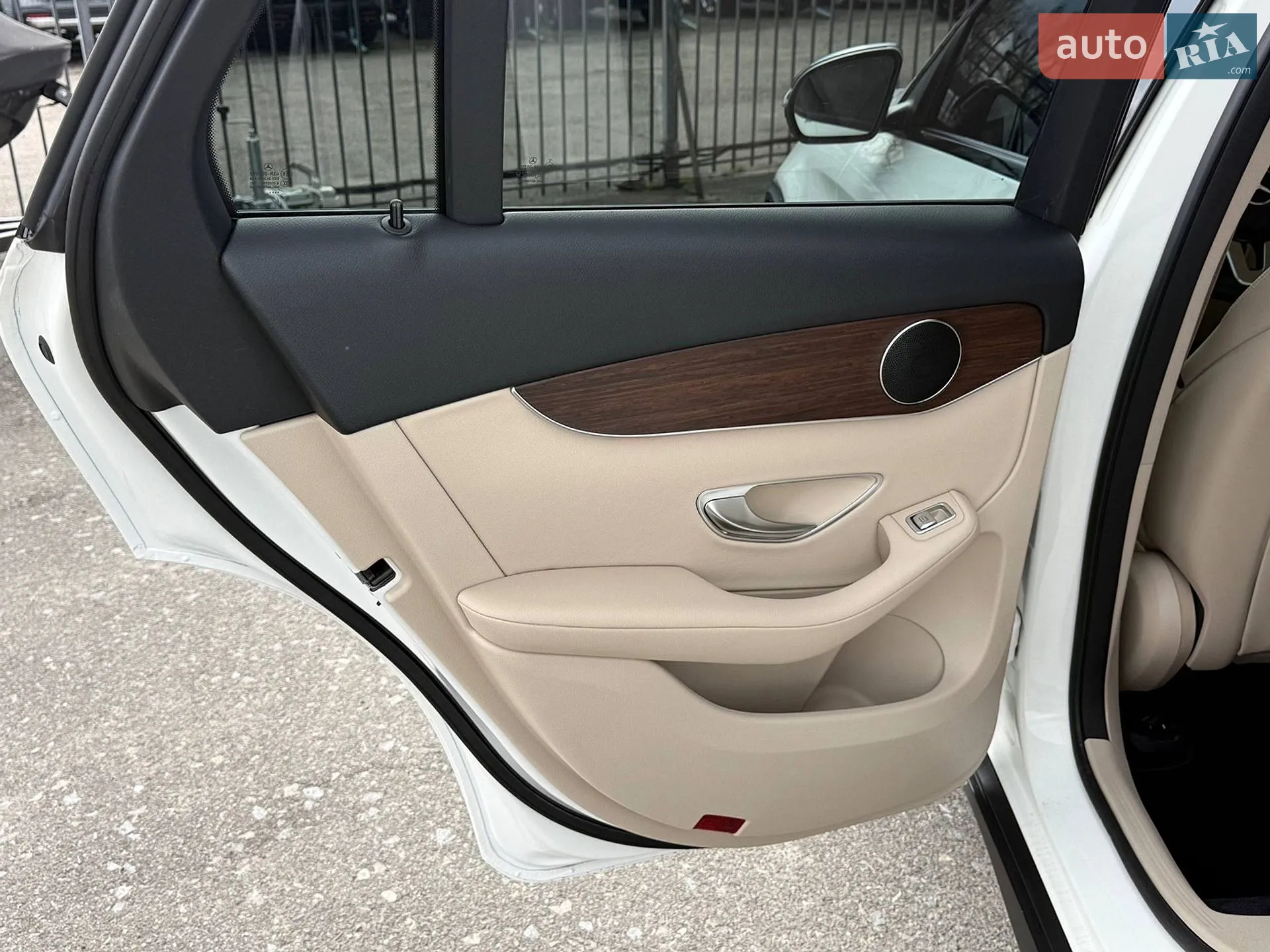 2022 Mercedes-Benz GLC - мініатюра 57