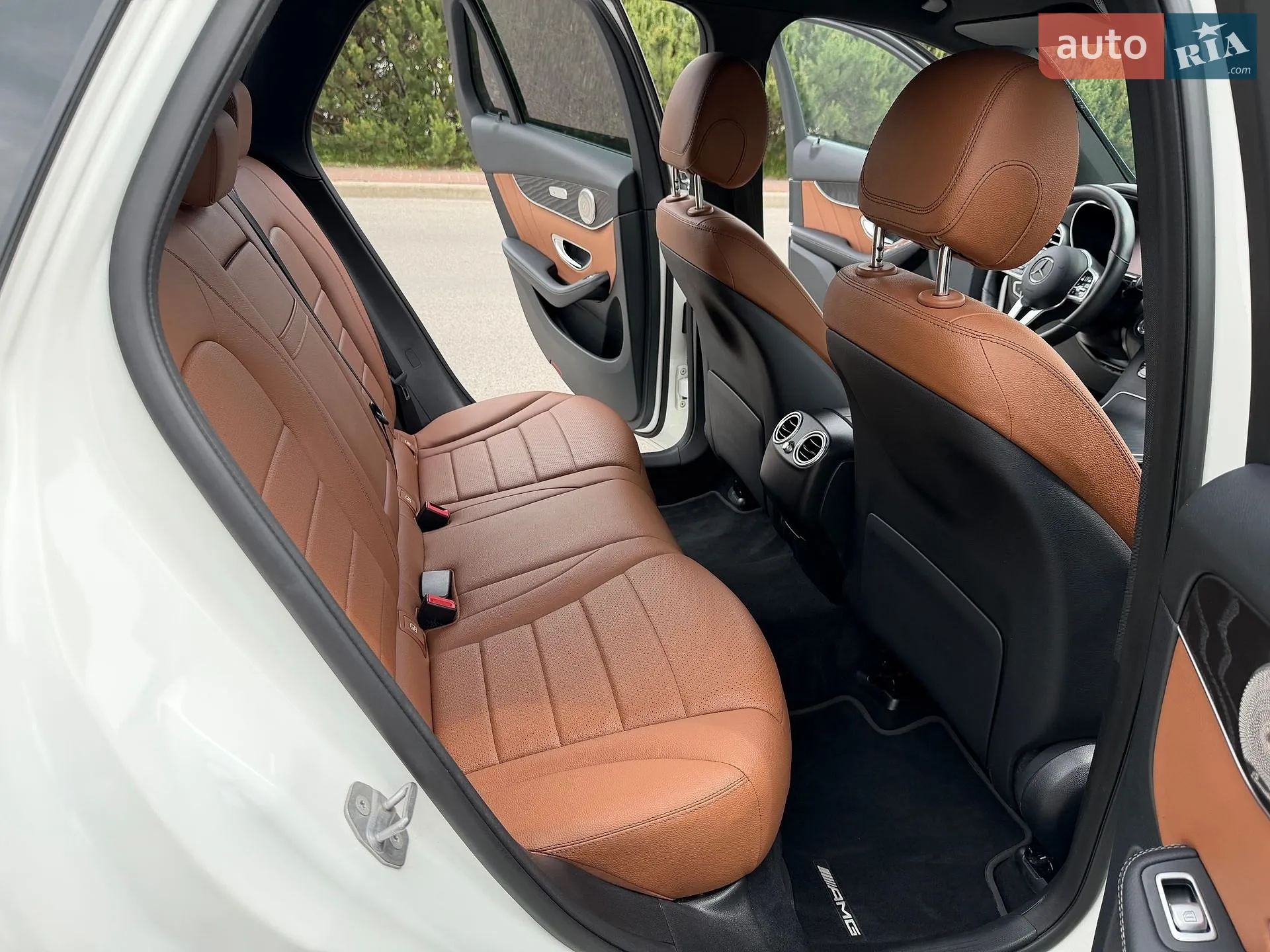 2020 Mercedes-Benz GLC - мініатюра 44