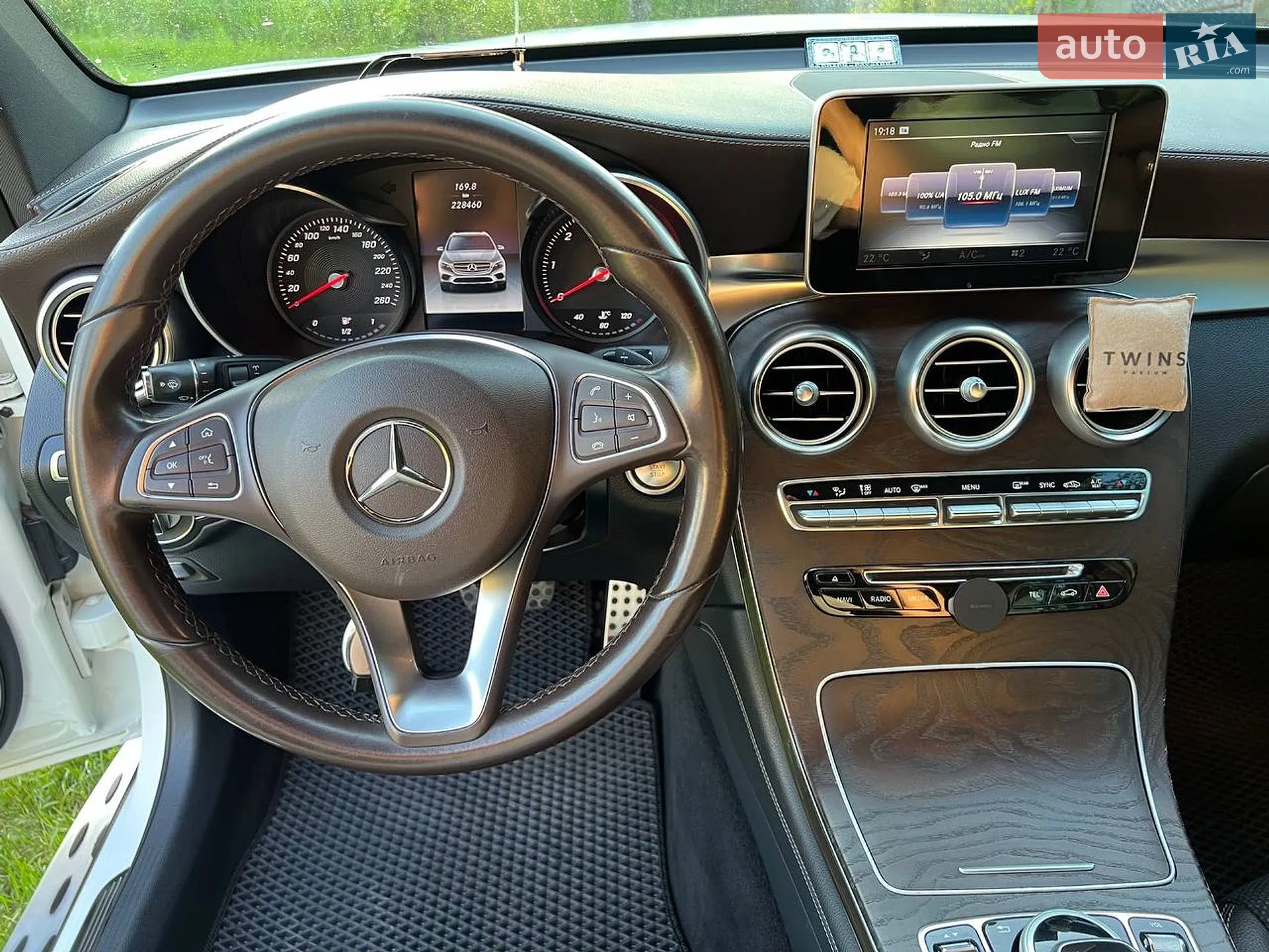 2017 Mercedes-Benz GLC - мініатюра 15