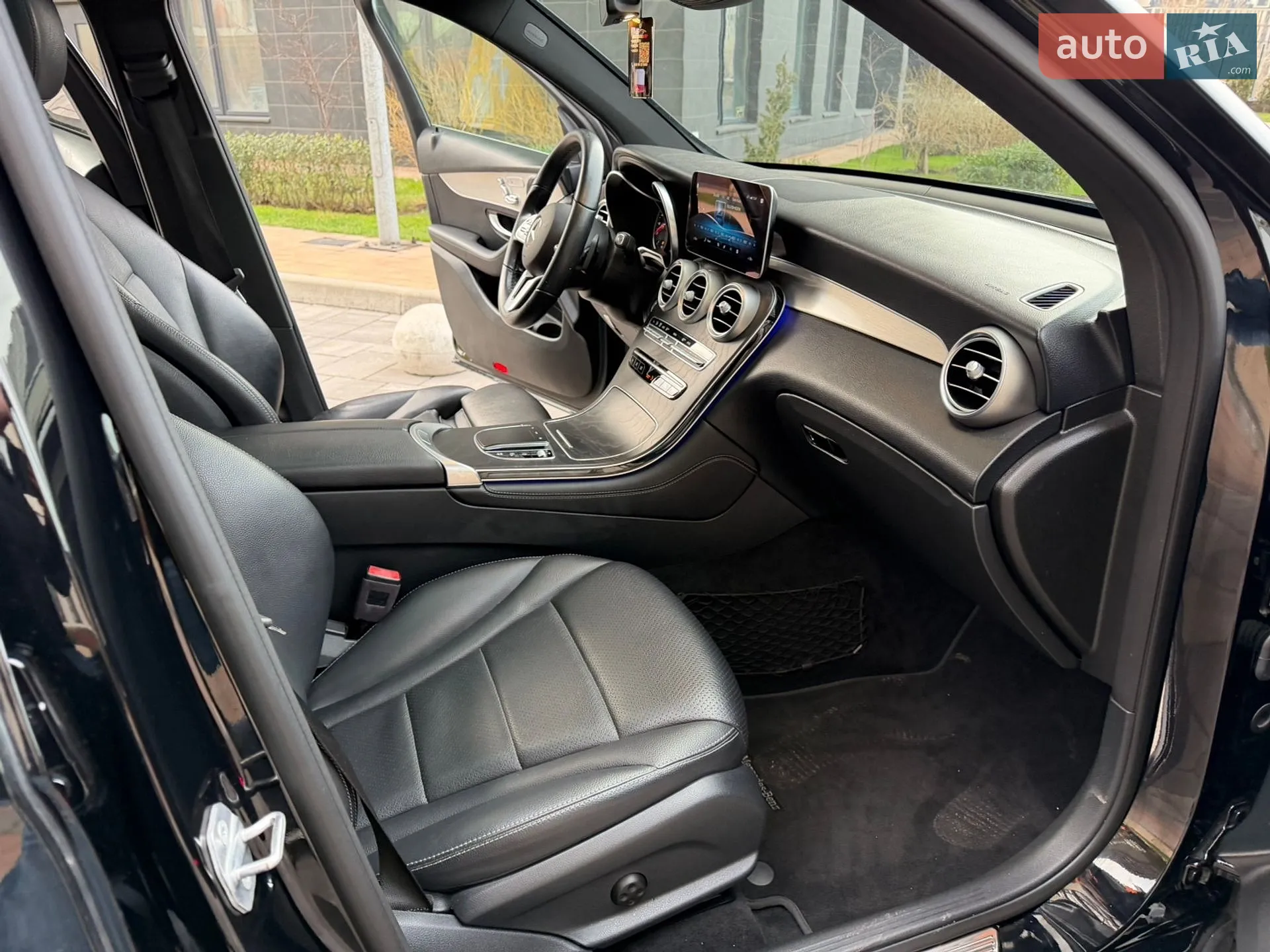 2019 Mercedes-Benz GLC - мініатюра 22