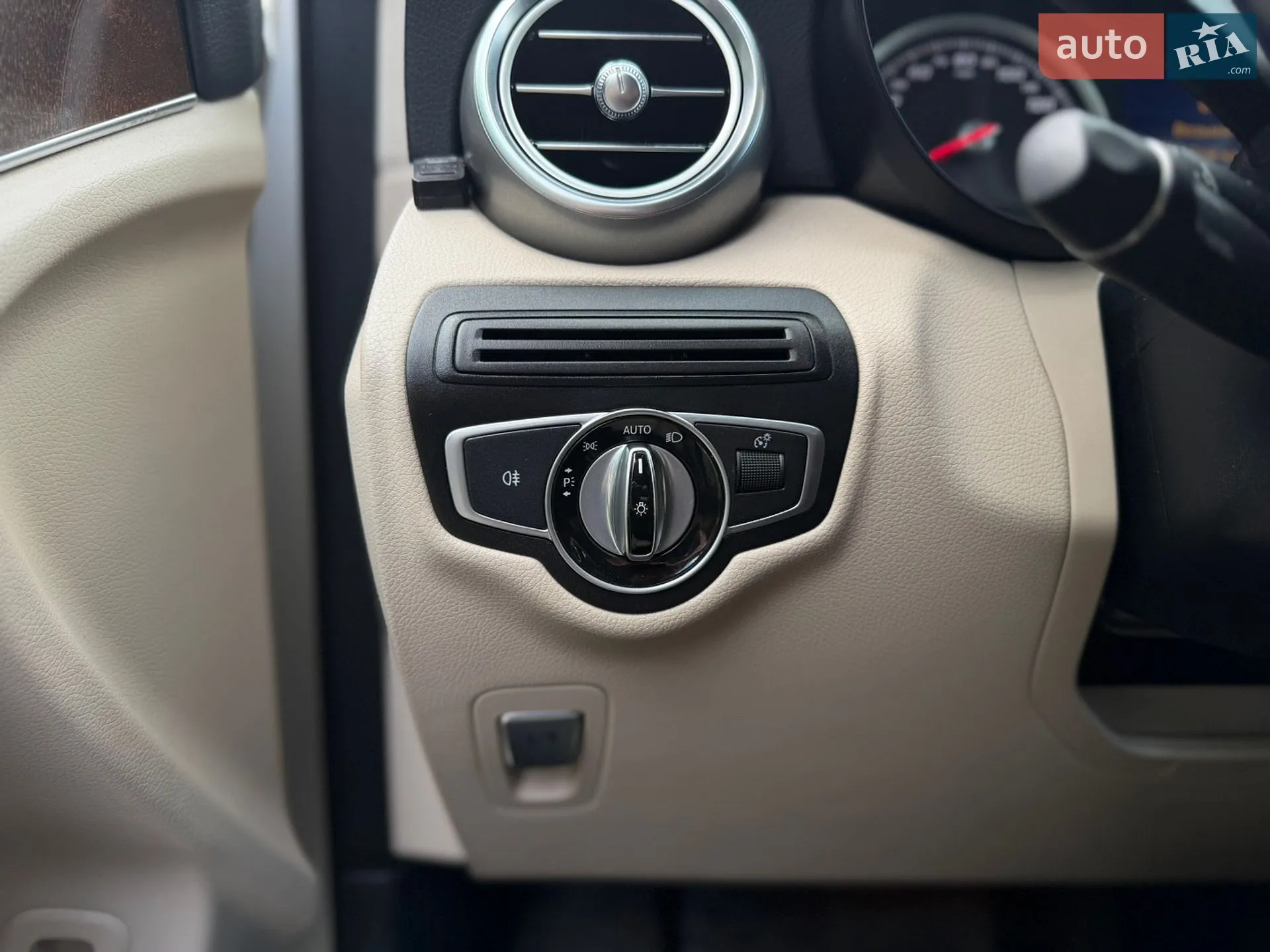 2015 Mercedes-Benz GLC - мініатюра 43