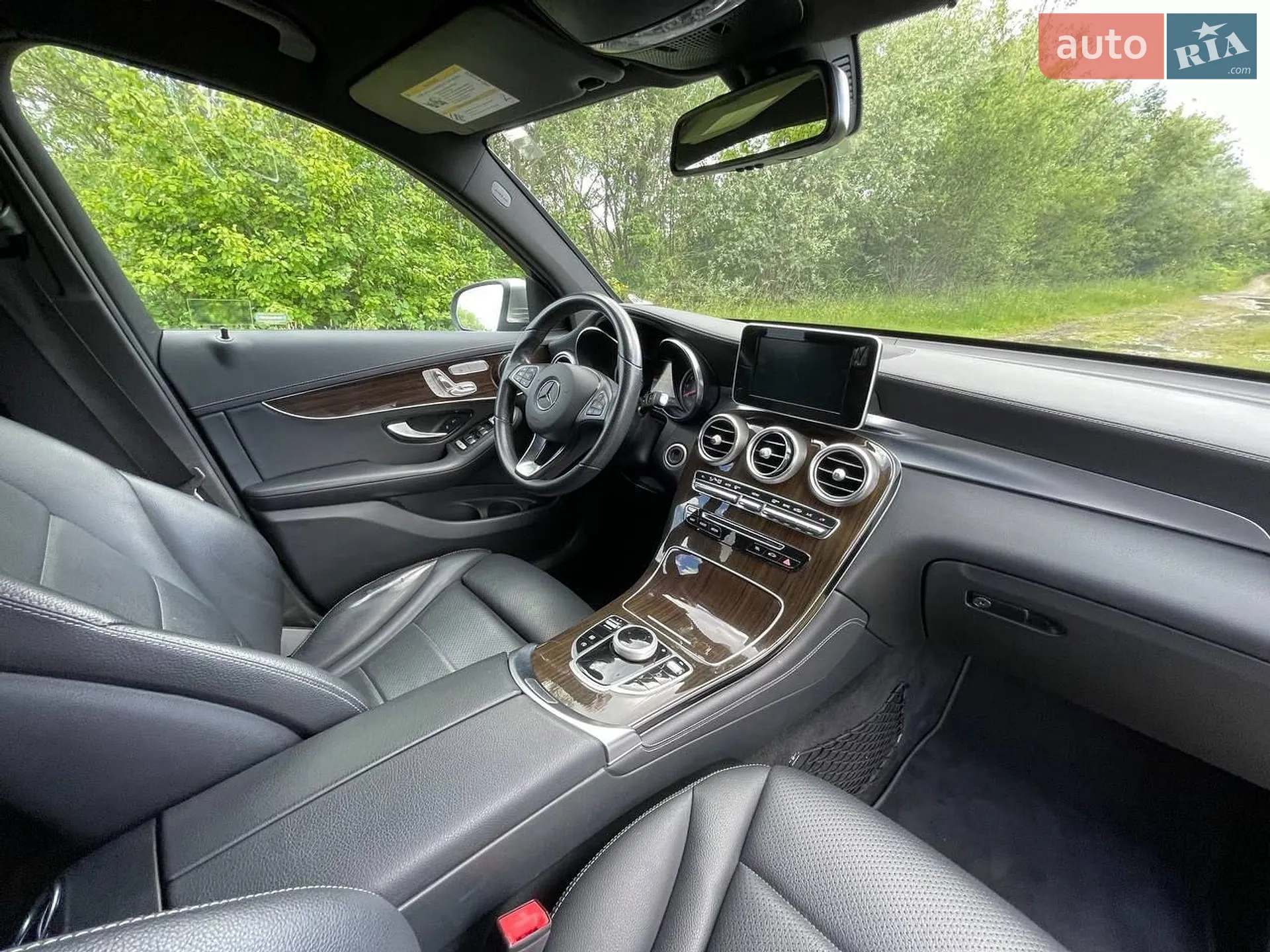 2019 Mercedes-Benz GLC - мініатюра 31