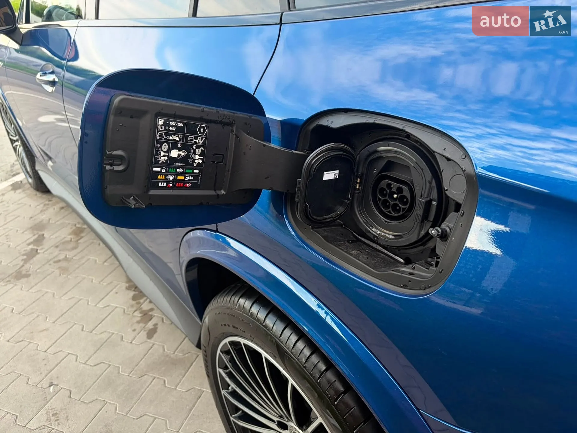 2025 Mercedes-Benz GLC - мініатюра 7