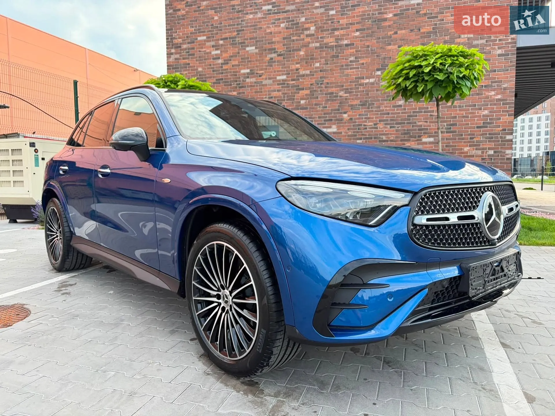 2025 Mercedes-Benz GLC - мініатюра 24