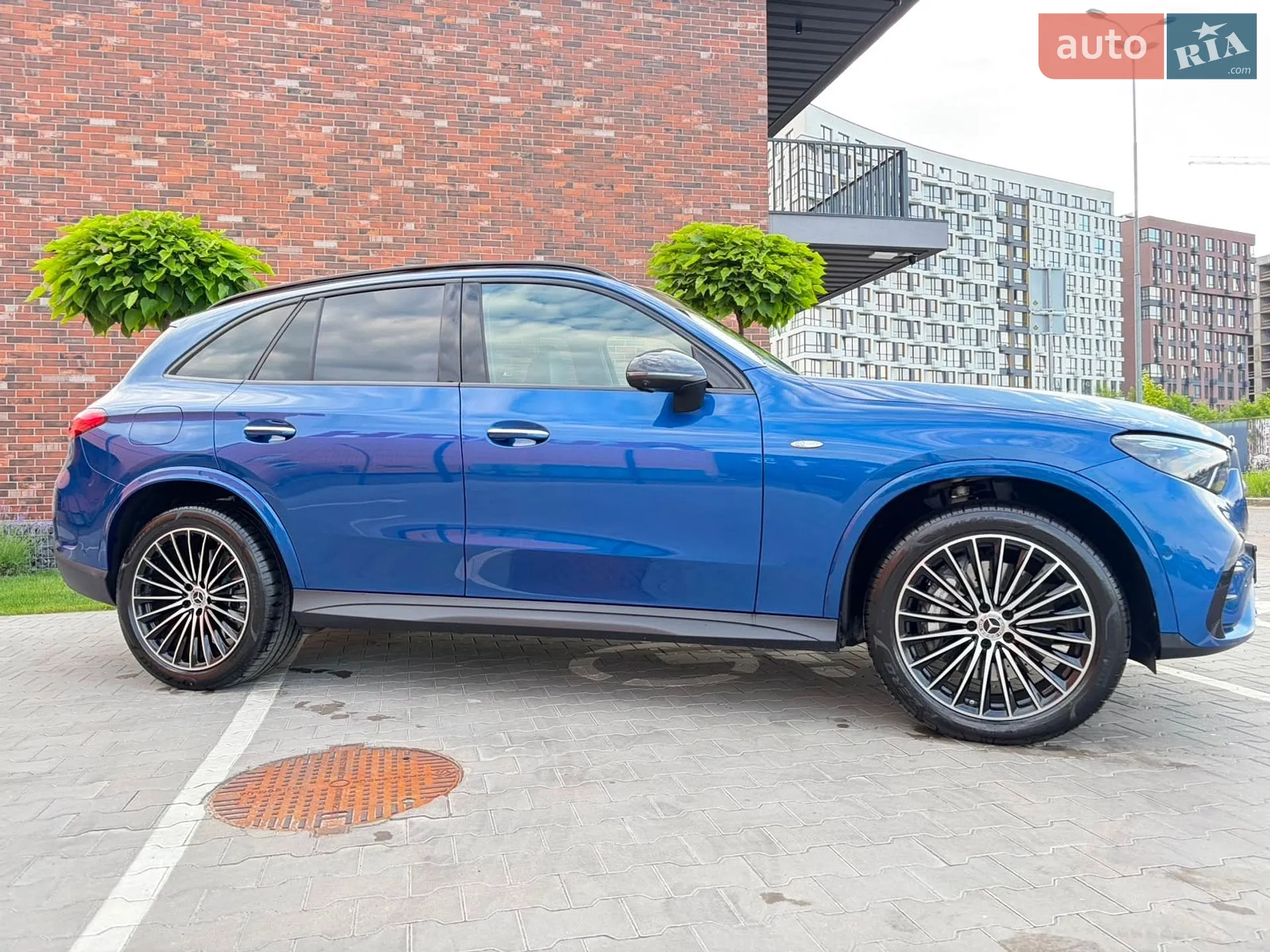 2025 Mercedes-Benz GLC - мініатюра 37