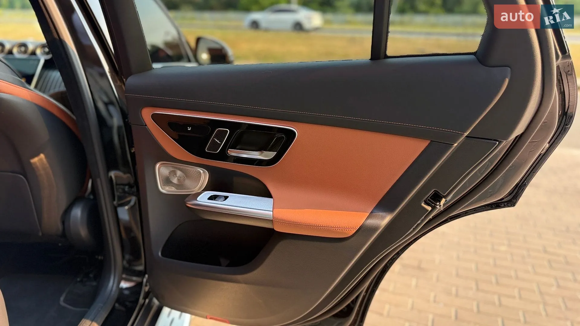 2025 Mercedes-Benz GLC - мініатюра 25