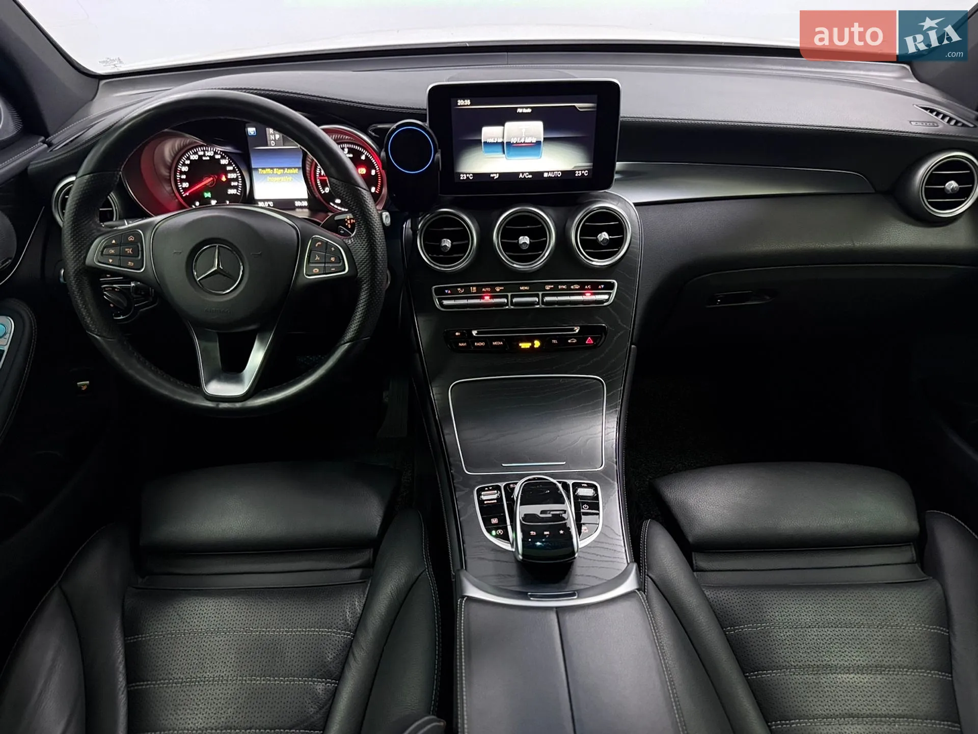 2016 Mercedes-Benz GLC - мініатюра 22