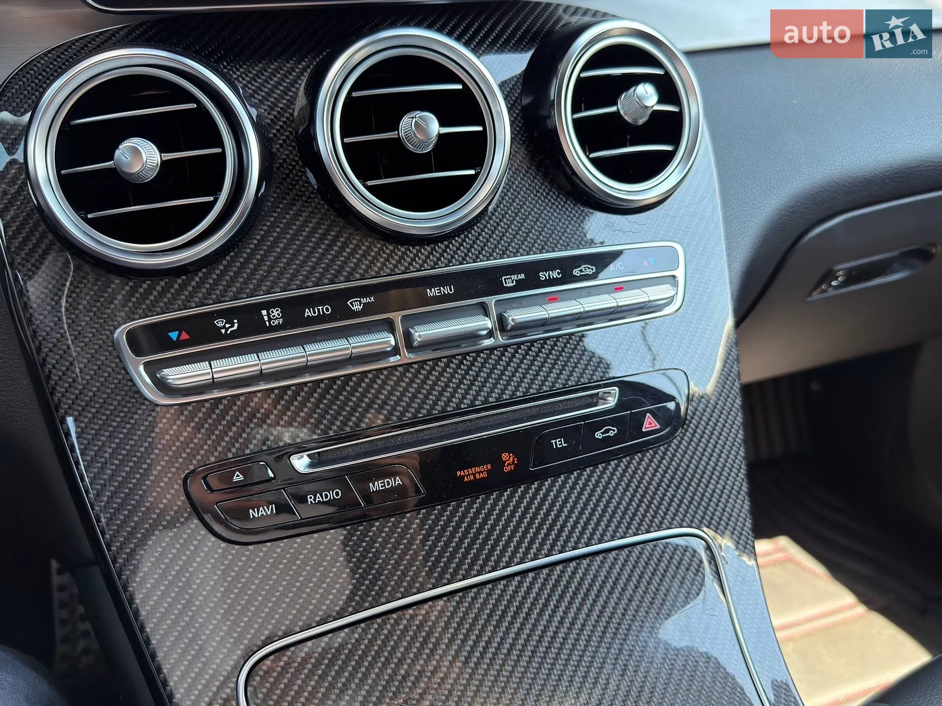 2019 Mercedes-Benz GLC - мініатюра 32