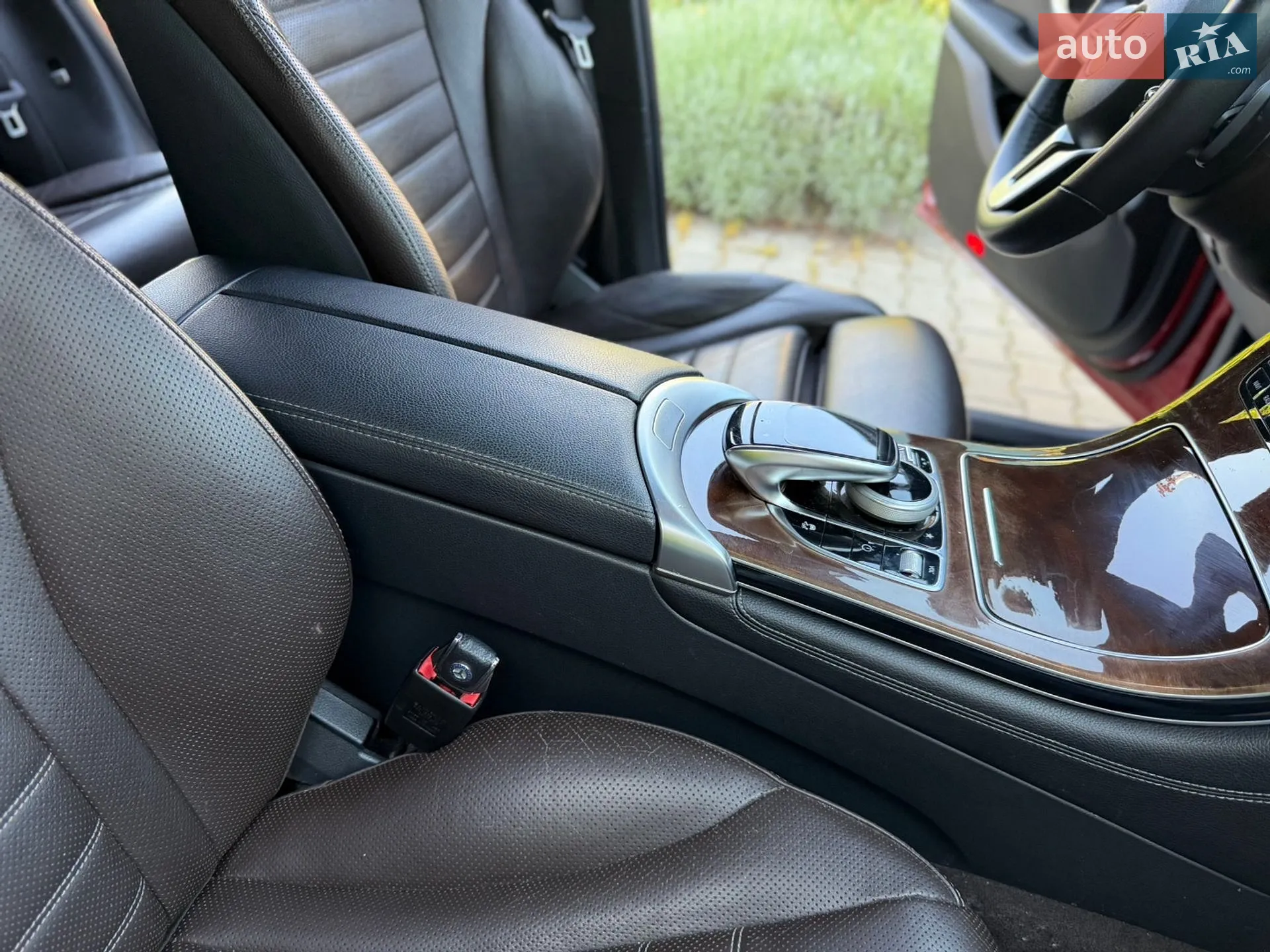 2016 Mercedes-Benz GLC - мініатюра 44