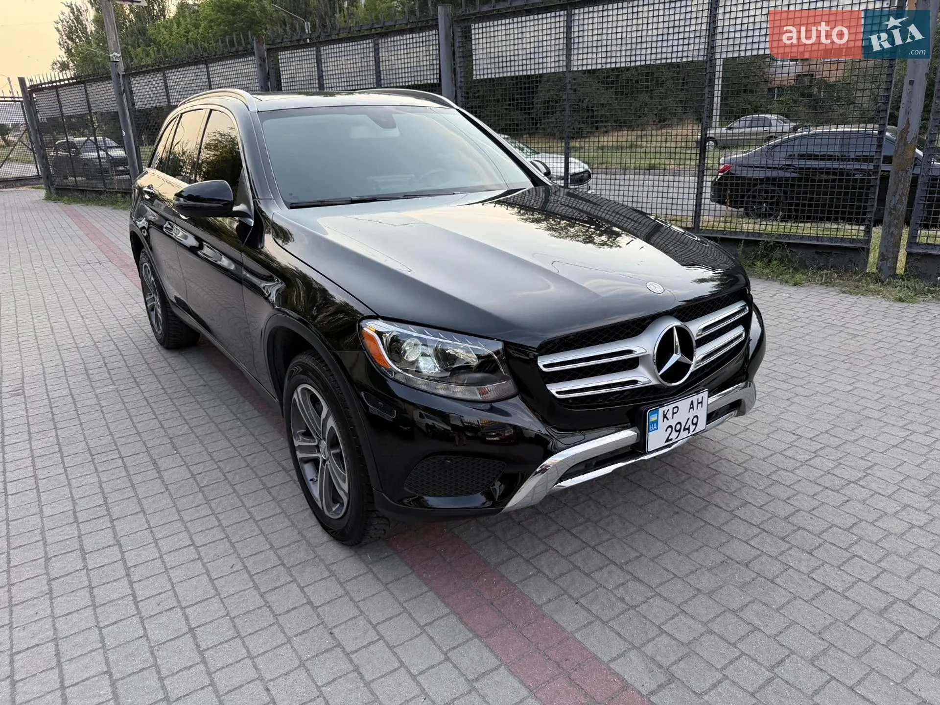 2015 Mercedes-Benz GLC - мініатюра 2