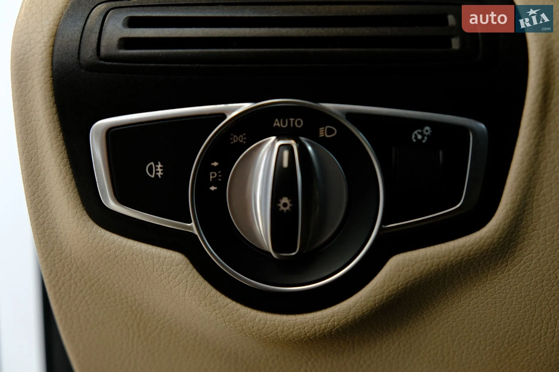 2019 Mercedes-Benz GLC - мініатюра 22