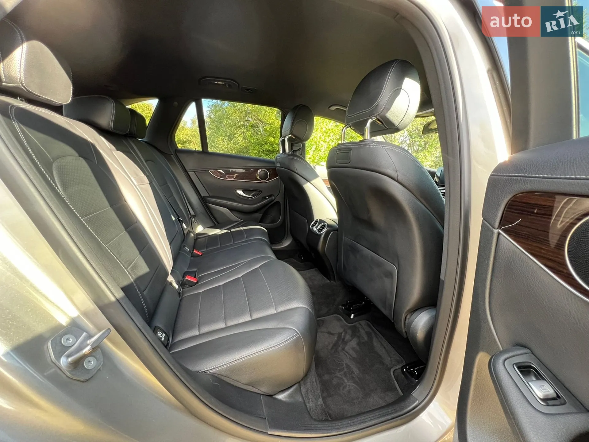 2019 Mercedes-Benz GLC - мініатюра 28