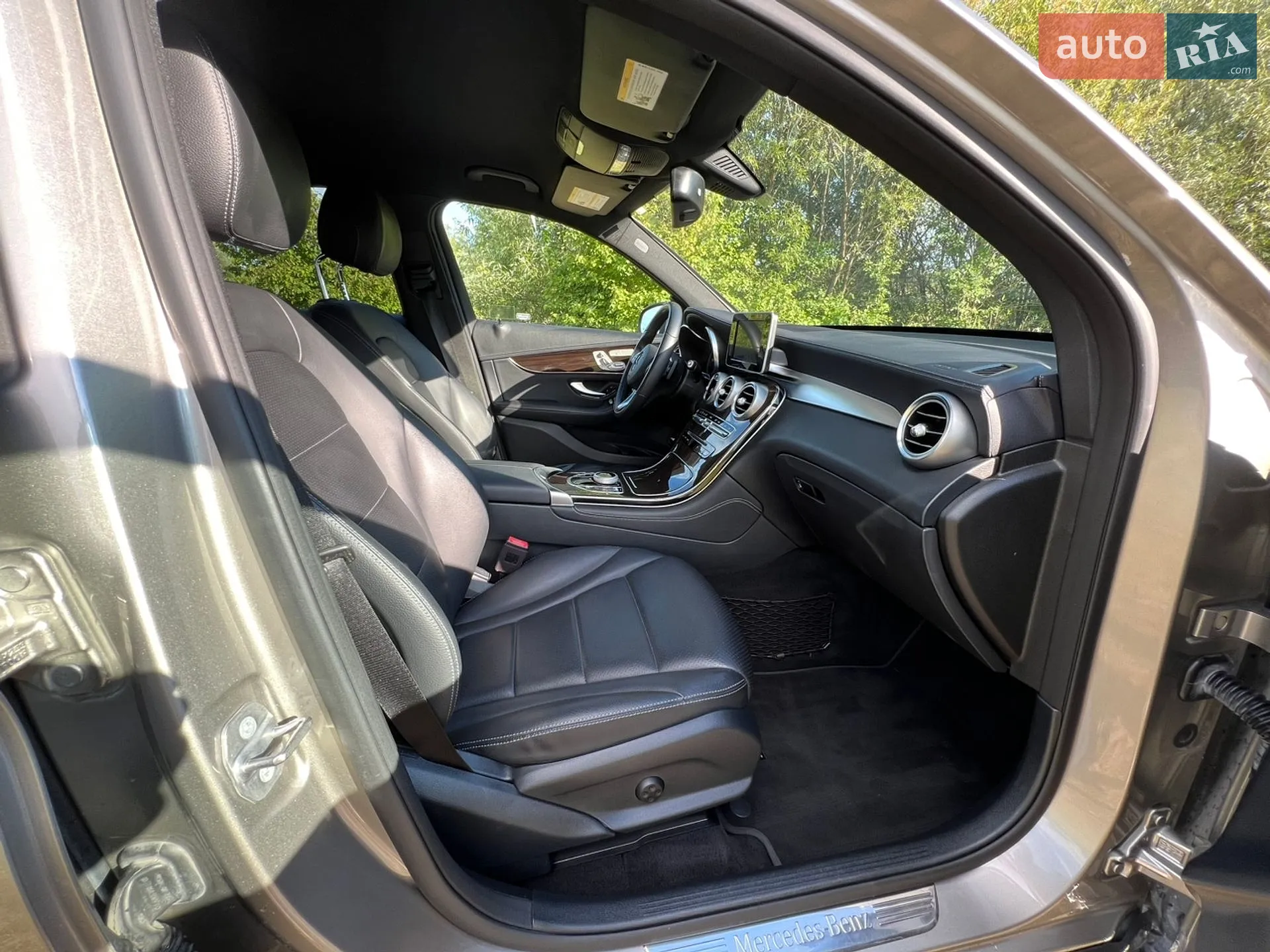 2019 Mercedes-Benz GLC - мініатюра 32