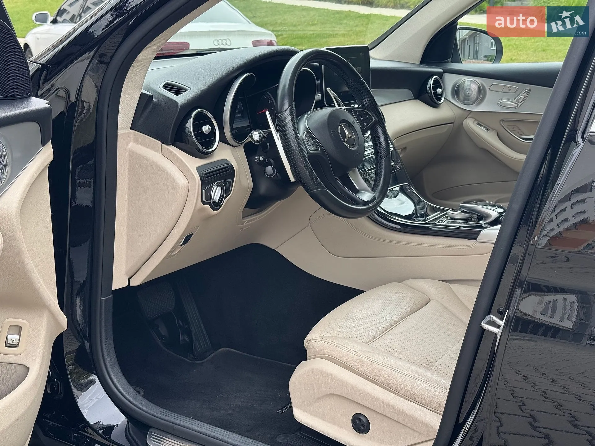 2016 Mercedes-Benz GLC - мініатюра 31