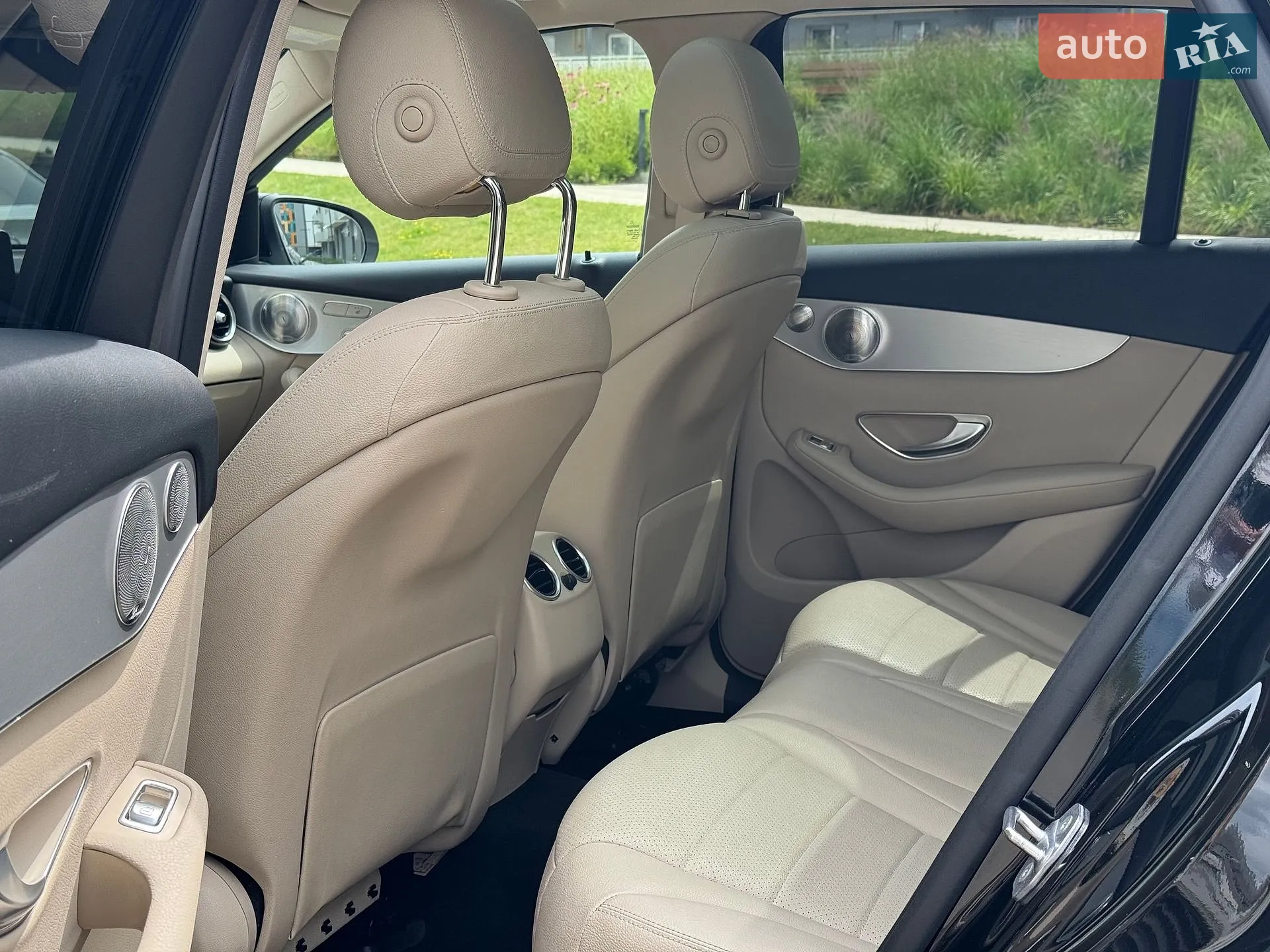 2016 Mercedes-Benz GLC - мініатюра 45