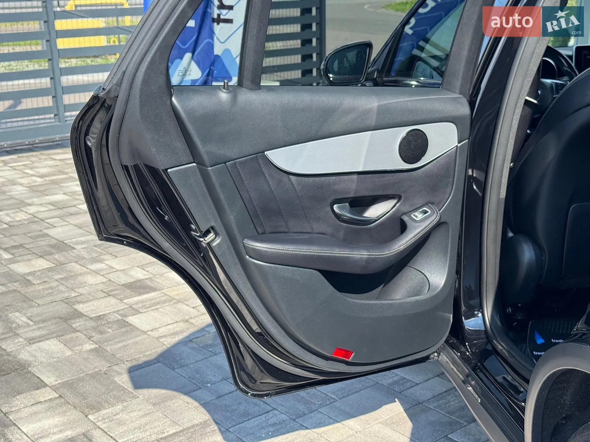 2018 Mercedes-Benz GLC - мініатюра 25