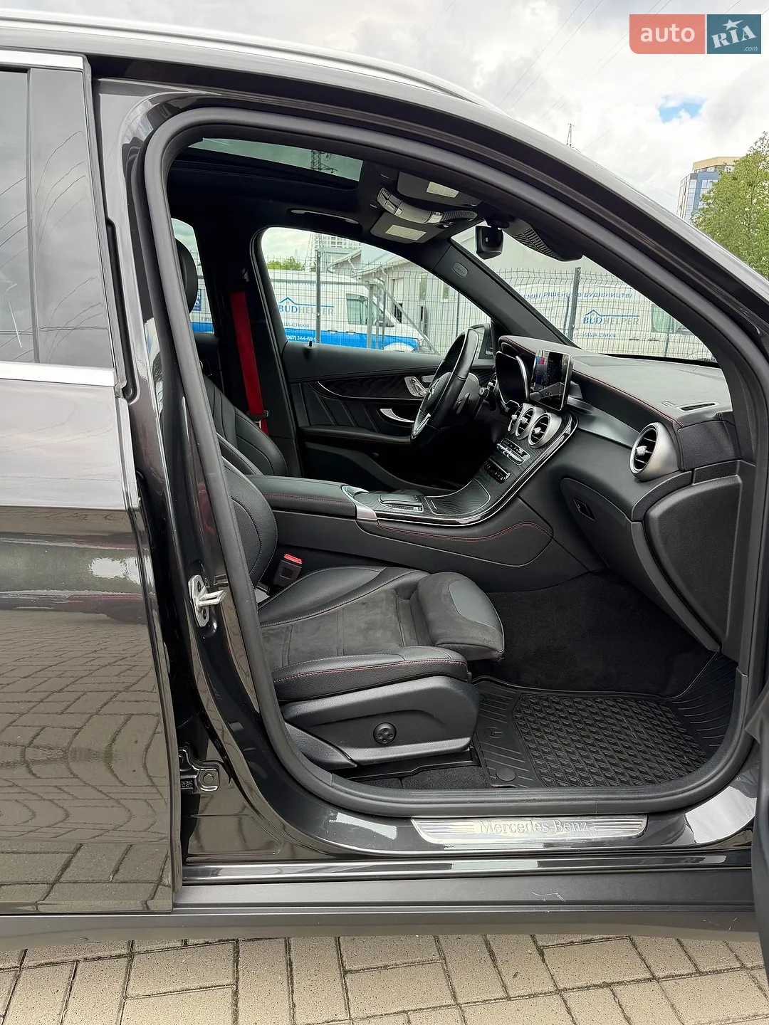 2021 Mercedes-Benz GLC - мініатюра 29