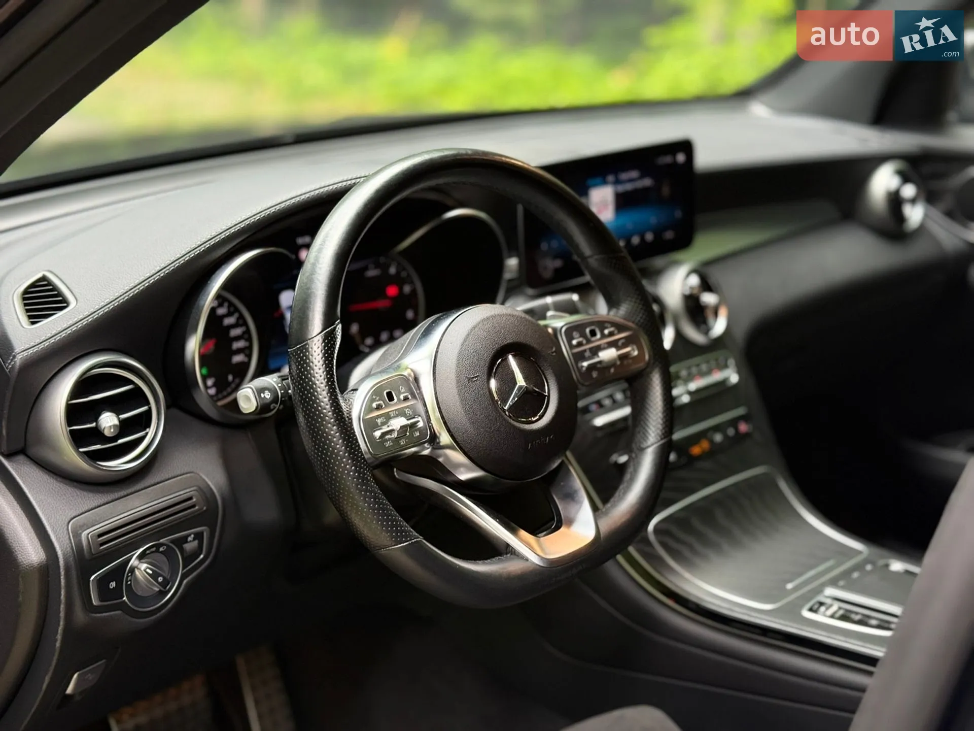 2022 Mercedes-Benz GLC - мініатюра 44