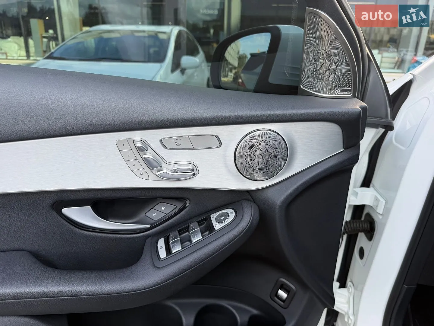2016 Mercedes-Benz GLC - мініатюра 33