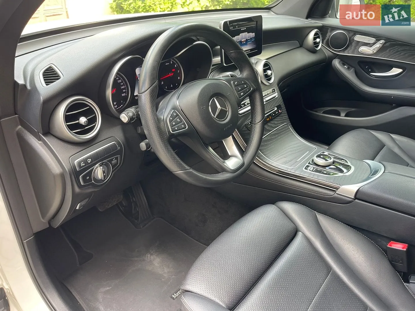 2018 Mercedes-Benz GLC - мініатюра 36