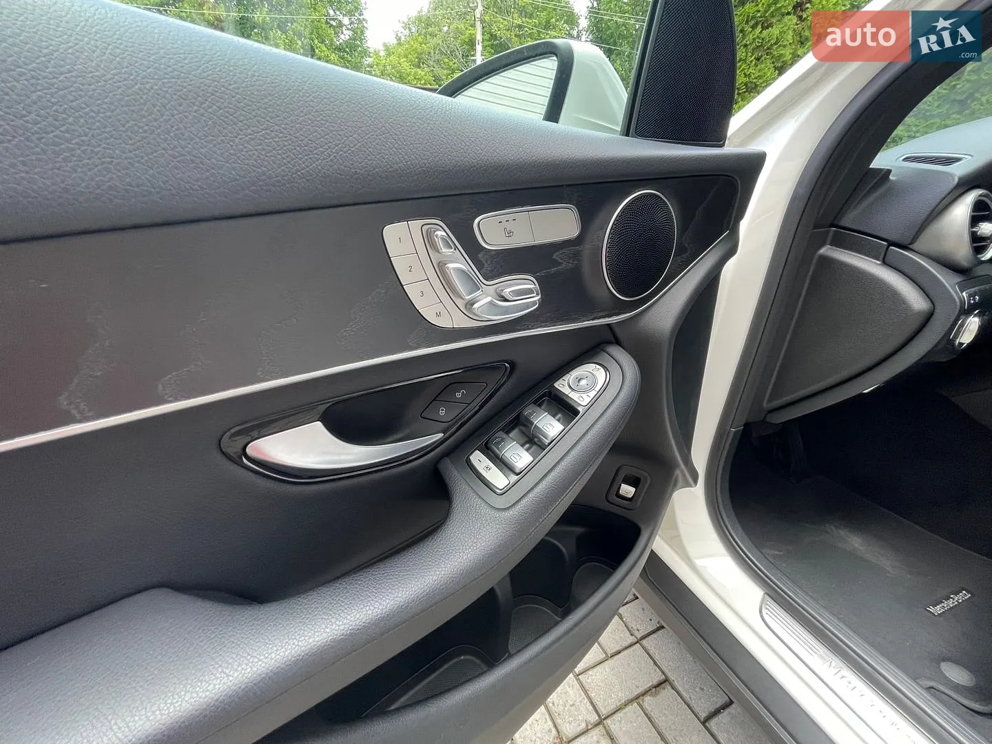 2018 Mercedes-Benz GLC - мініатюра 40