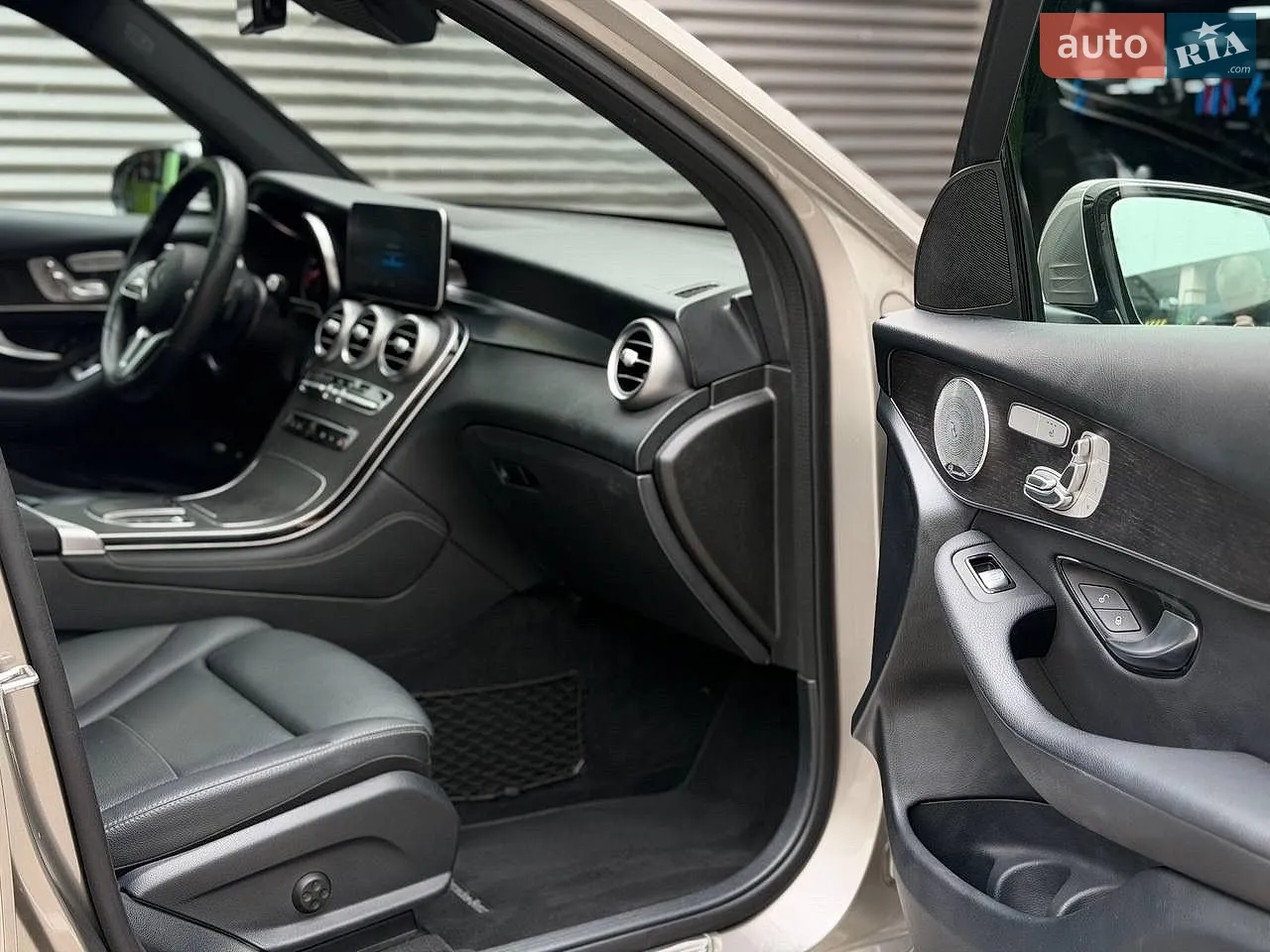 2019 Mercedes-Benz GLC - мініатюра 17
