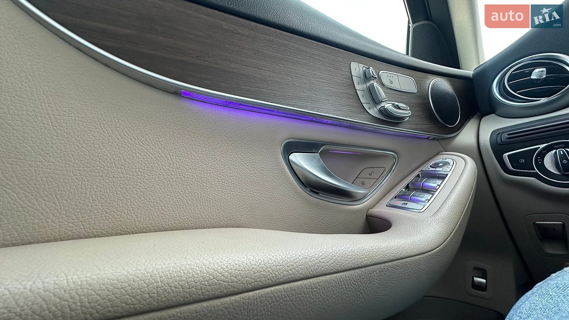 2022 Mercedes-Benz GLC - мініатюра 25