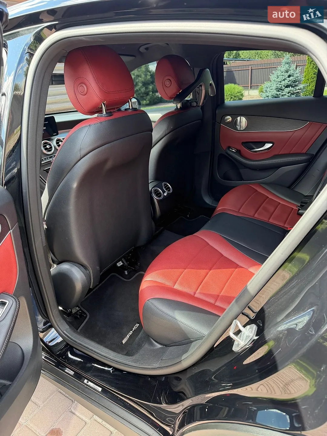 2019 Mercedes-Benz GLC - мініатюра 31