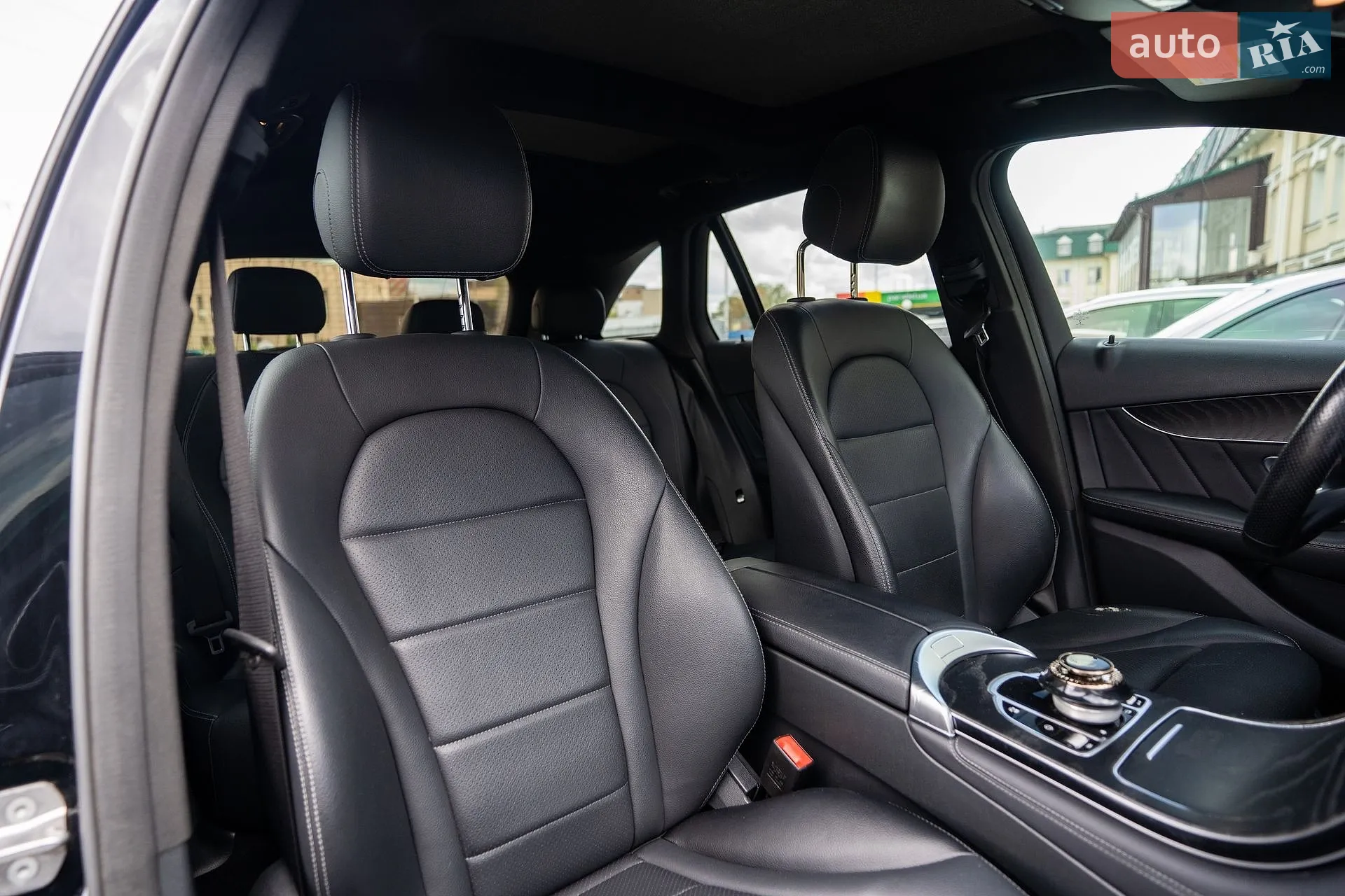 2017 Mercedes-Benz GLC - мініатюра 32