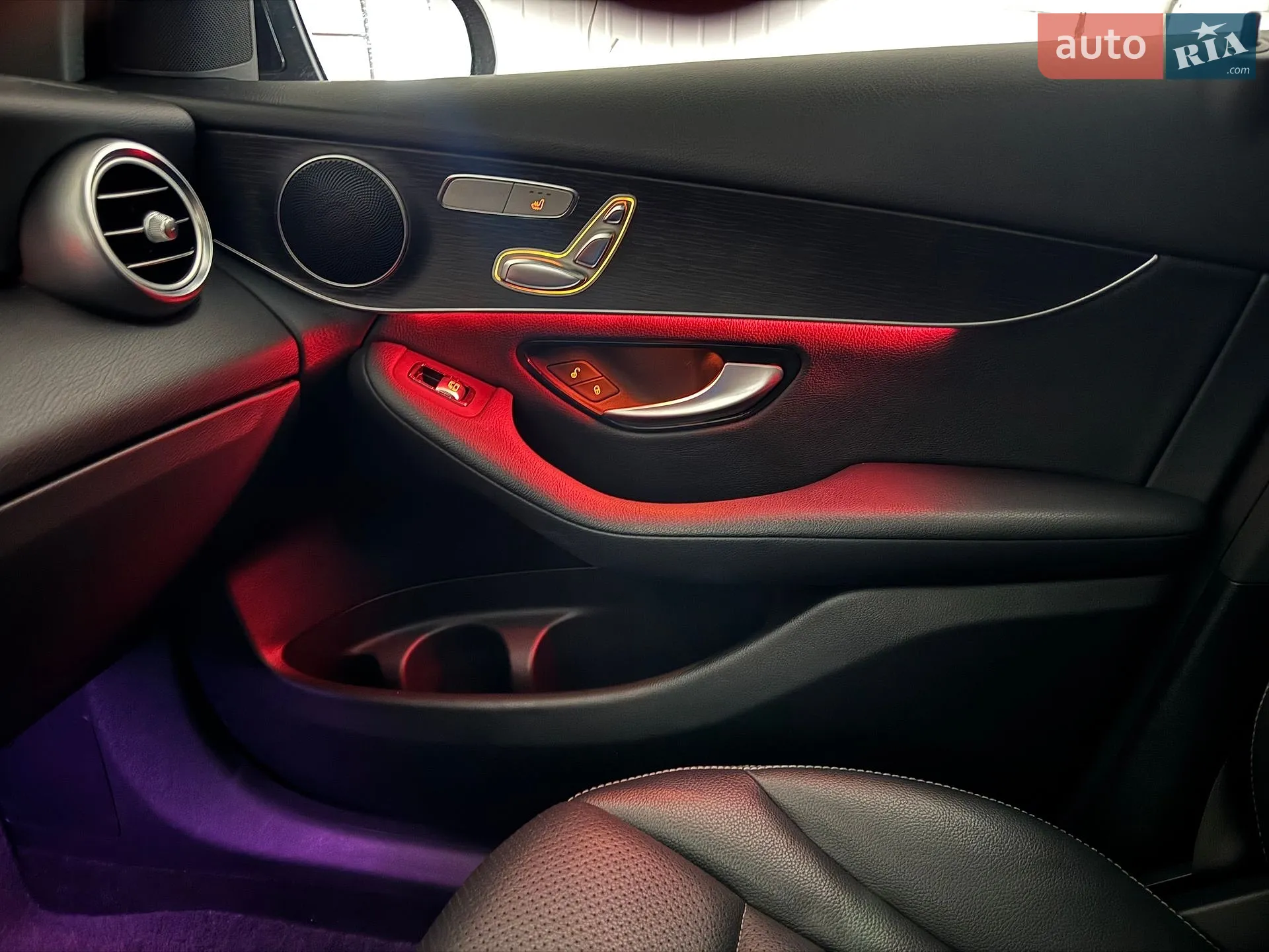 2021 Mercedes-Benz GLC - мініатюра 17