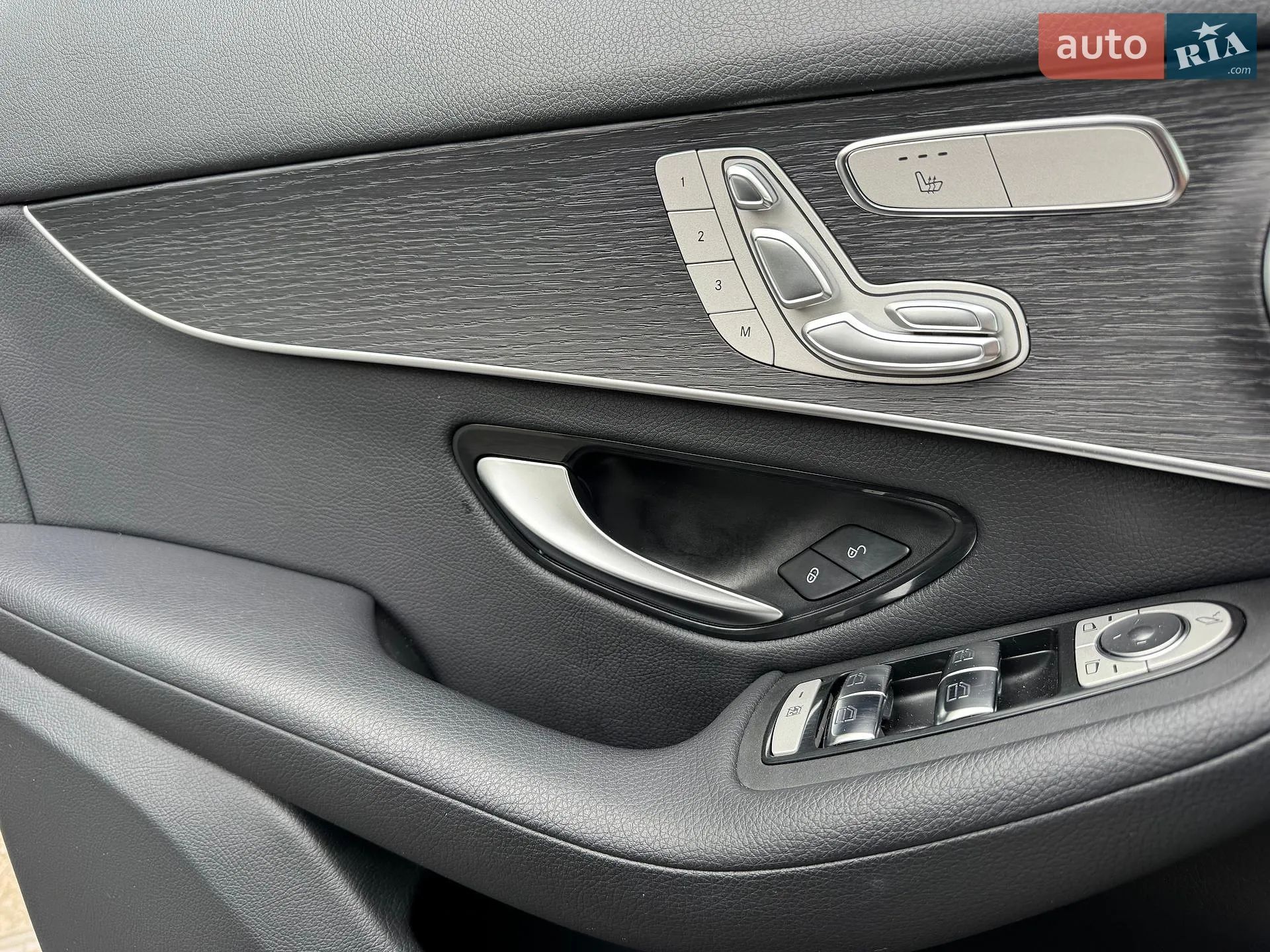 2021 Mercedes-Benz GLC - мініатюра 108