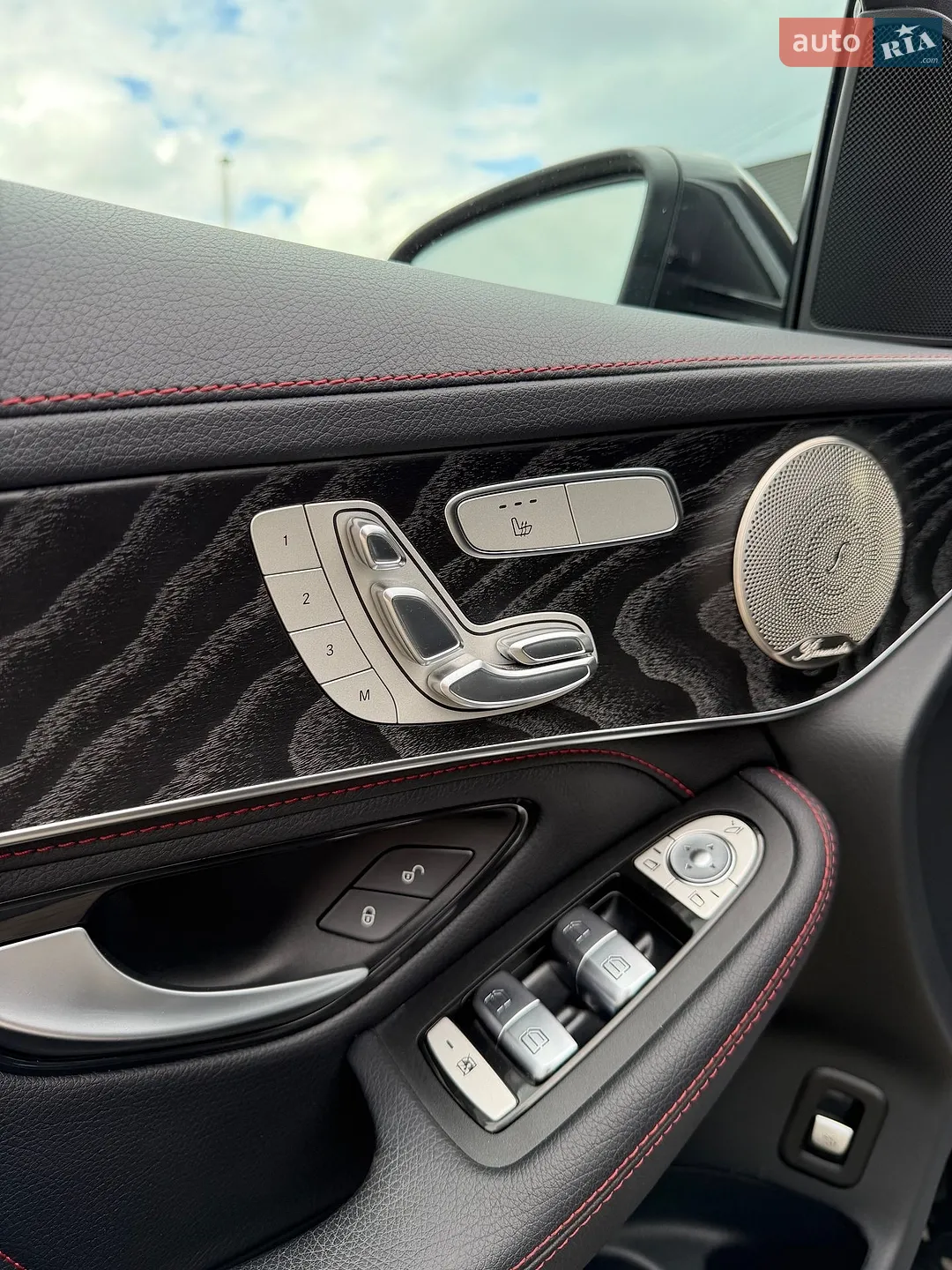 2021 Mercedes-Benz GLC - мініатюра 35