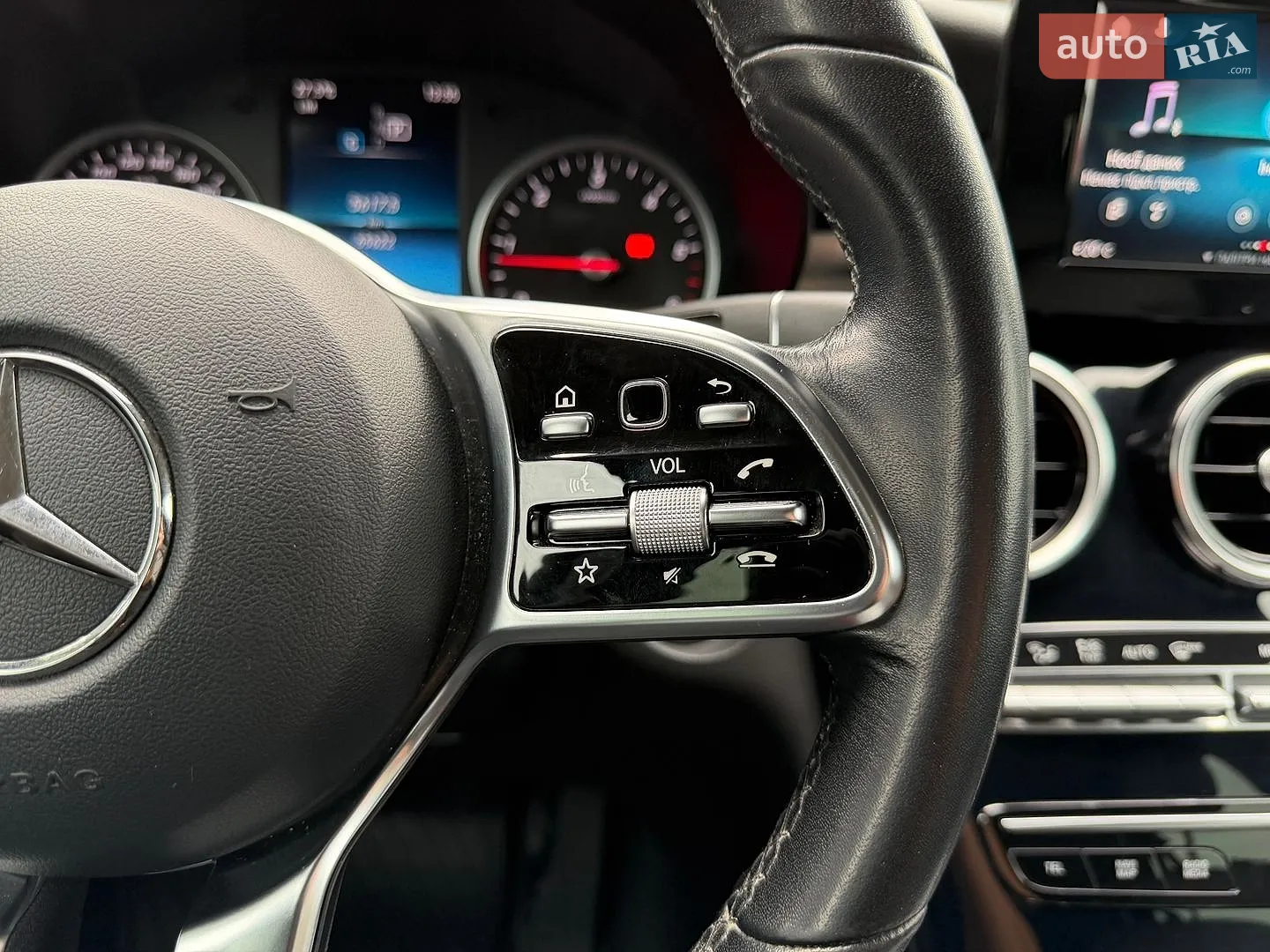 2019 Mercedes-Benz GLC - мініатюра 16