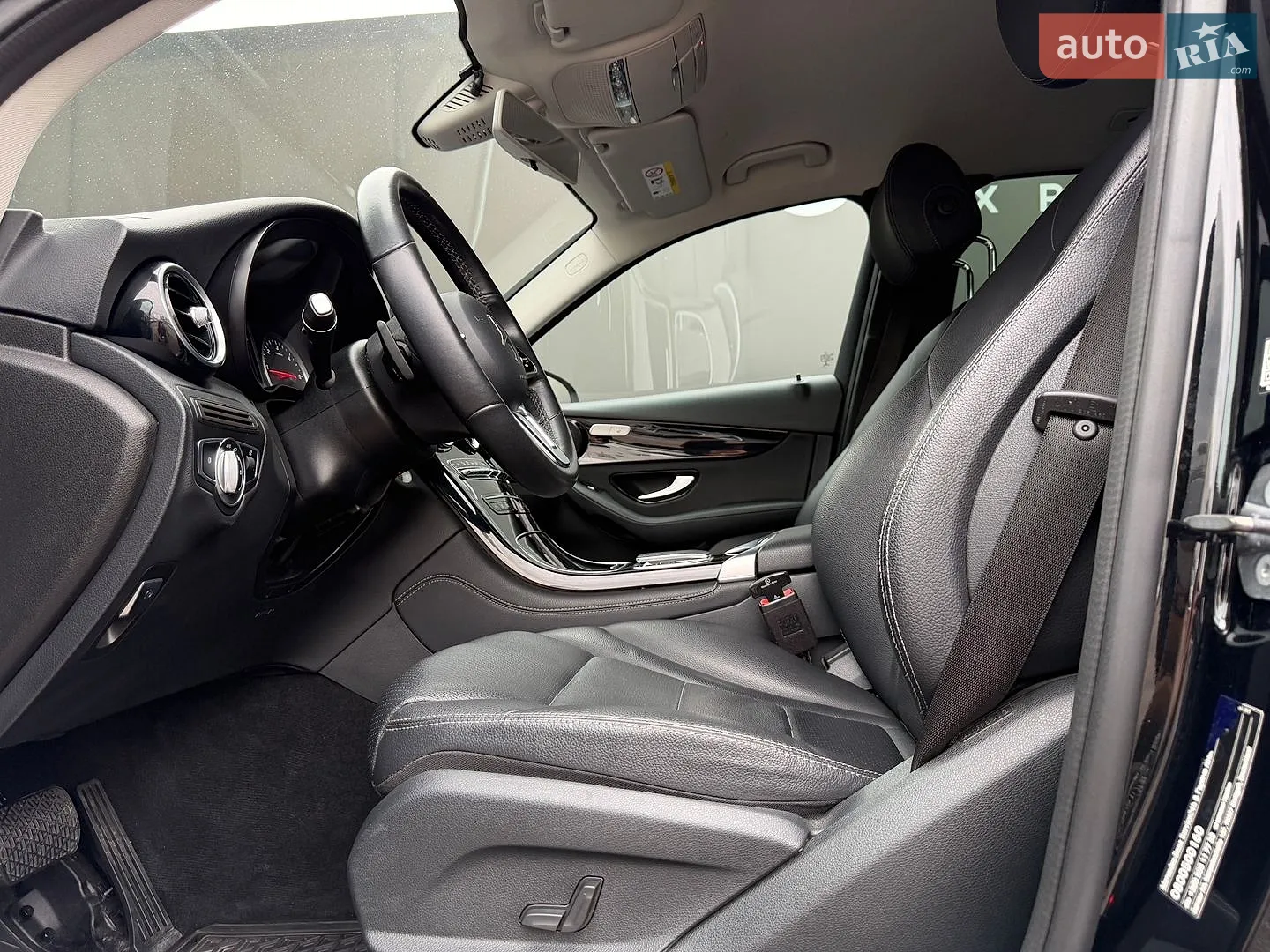 2019 Mercedes-Benz GLC - мініатюра 19