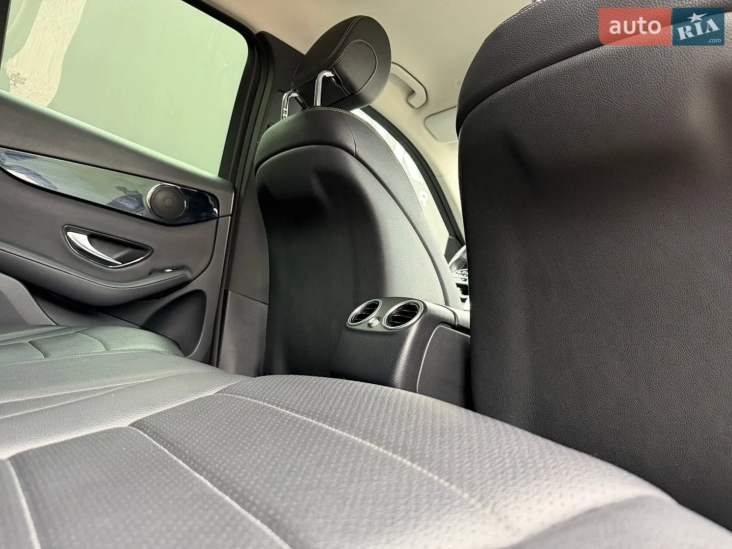 2019 Mercedes-Benz GLC - мініатюра 23