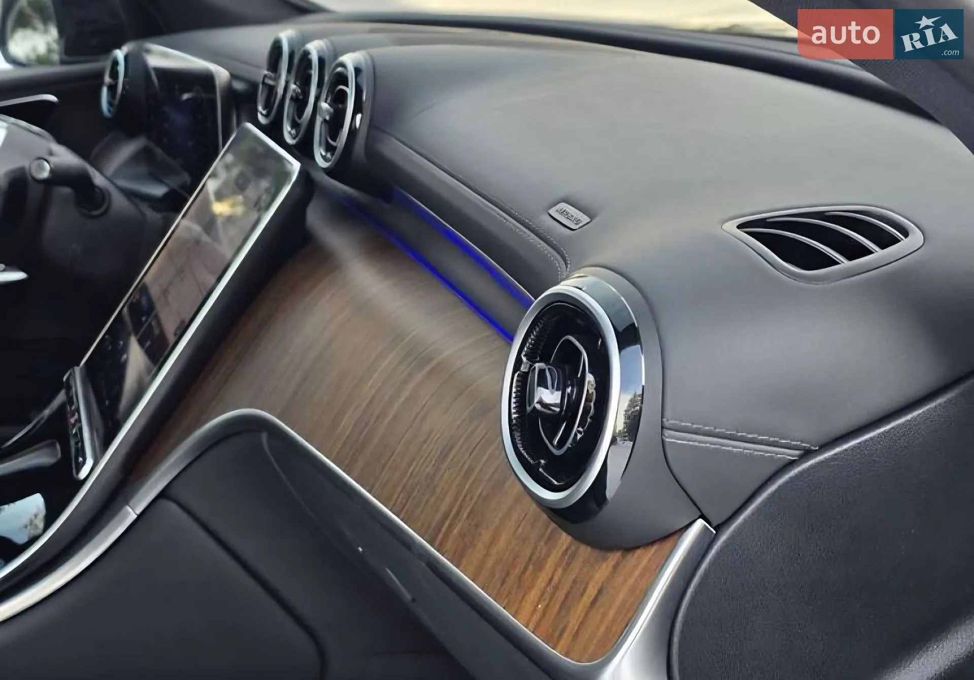 2023 Mercedes-Benz GLC - мініатюра 47
