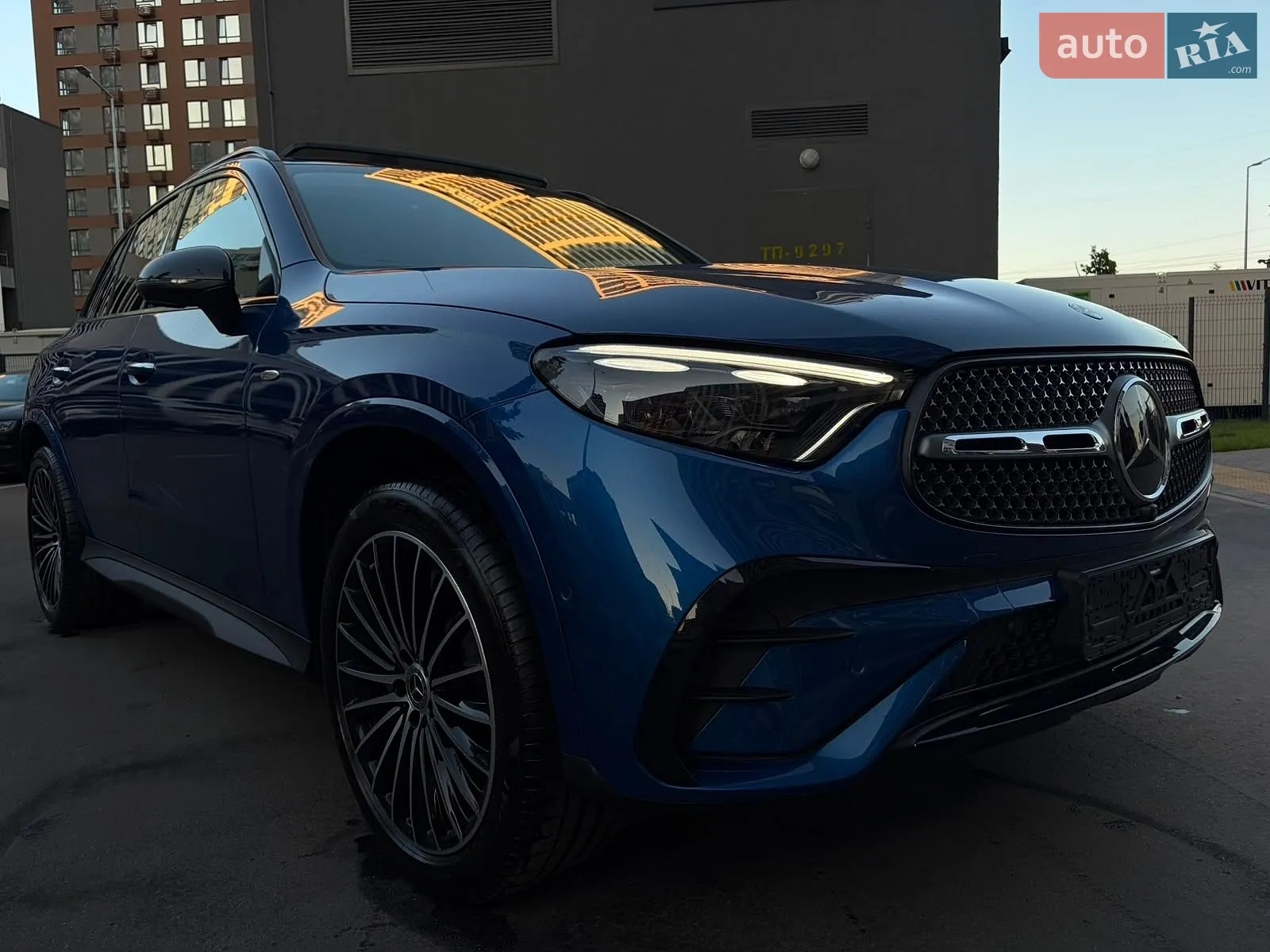 2025 Mercedes-Benz GLC - мініатюра 63