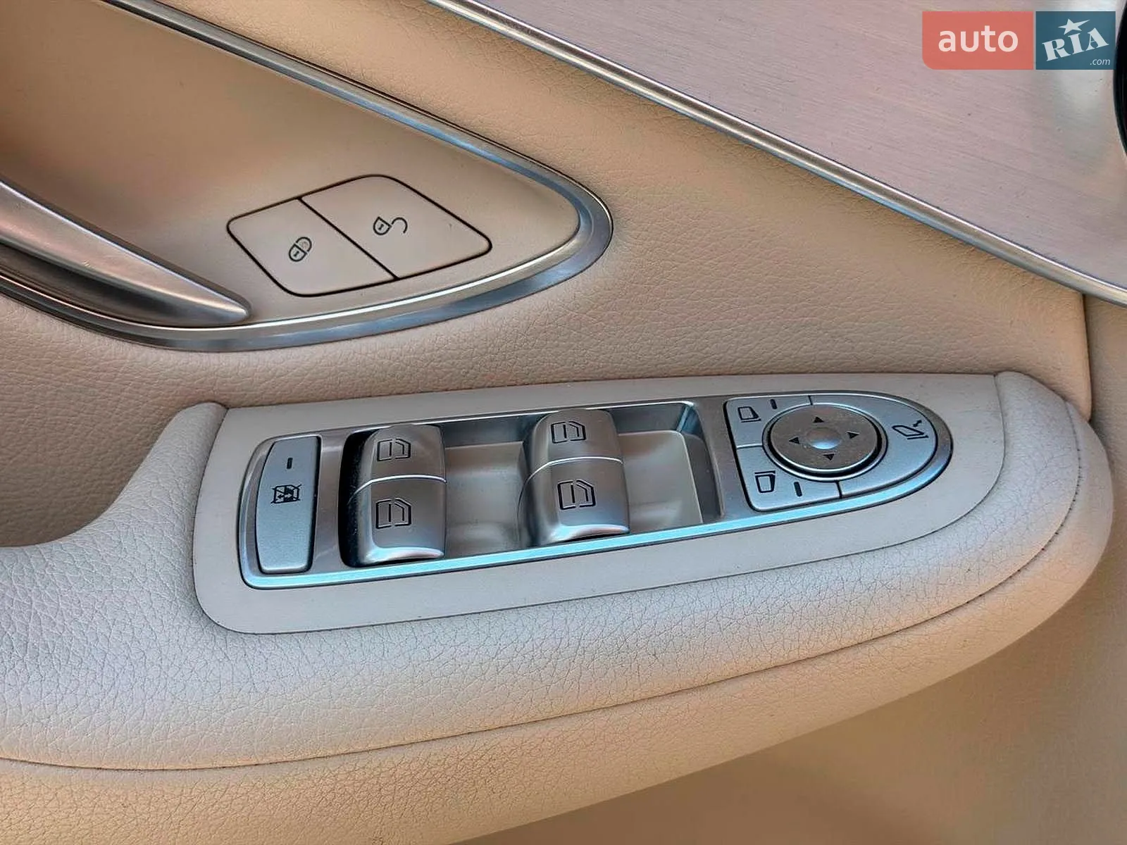 2016 Mercedes-Benz GLC - мініатюра 15