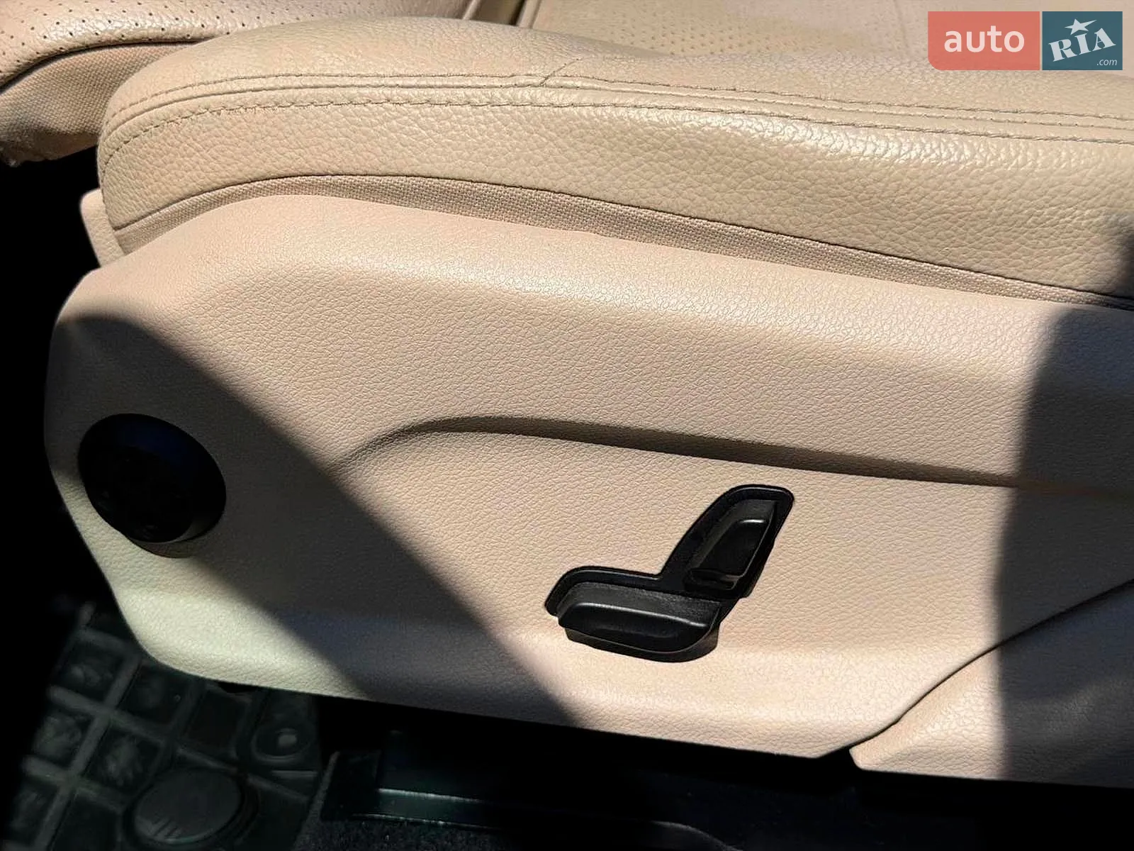 2016 Mercedes-Benz GLC - мініатюра 20