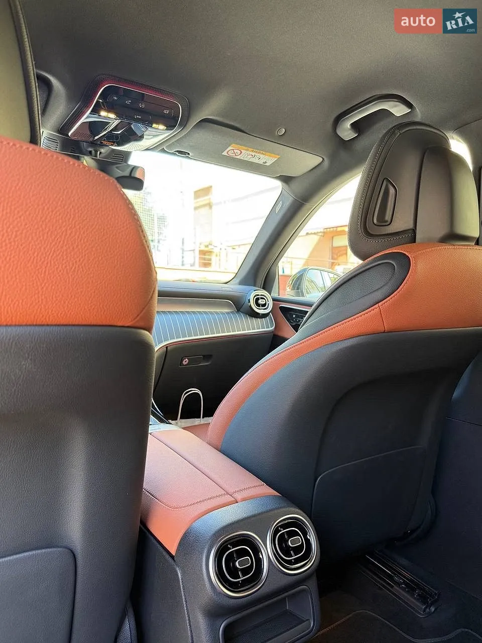 2025 Mercedes-Benz GLC - мініатюра 9