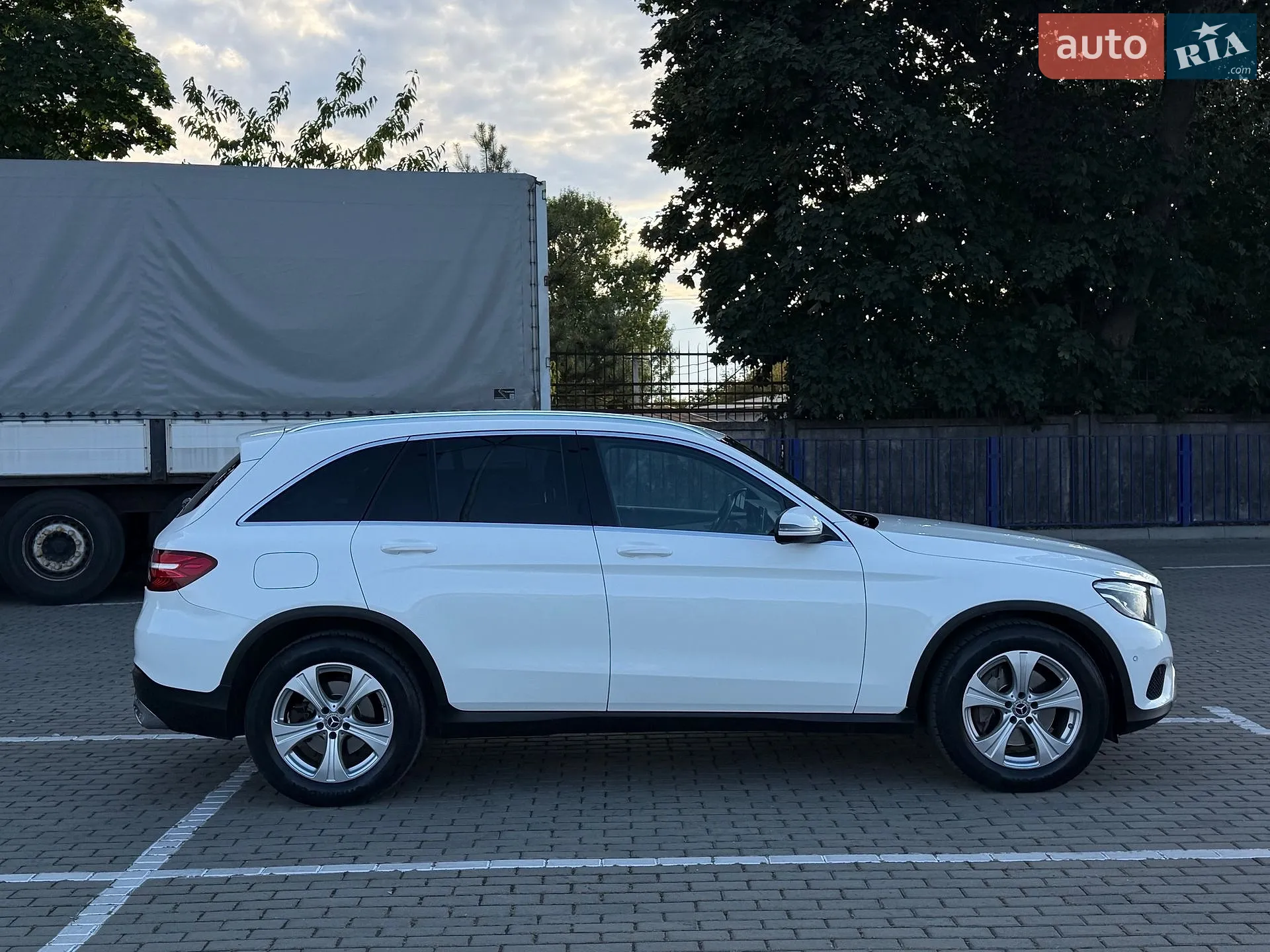 2017 Mercedes-Benz GLC - мініатюра 19