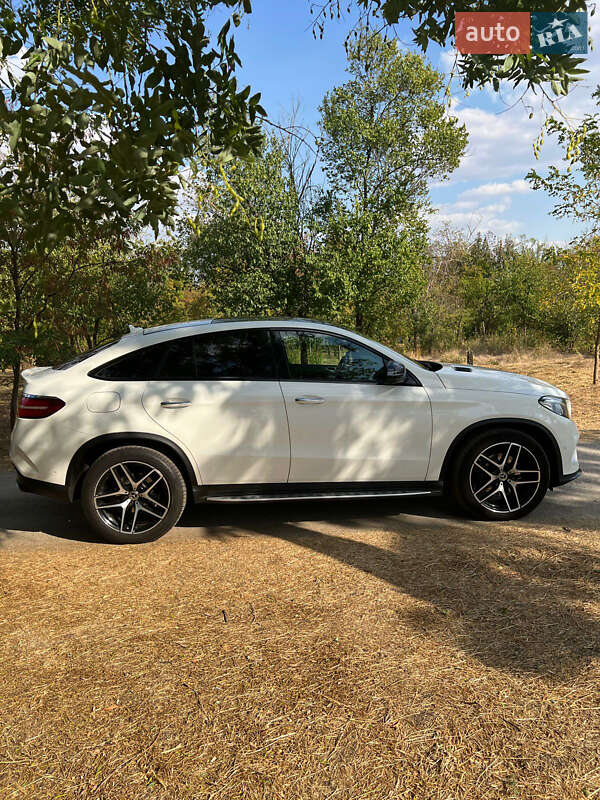 Внедорожник / Кроссовер Mercedes-Benz GLE-Class Coupe 2017 в Кропивницком фото 11 Внедорожник / Кроссовер Mercedes-Benz GLE-Class Coupe 2017 в Кропивницком