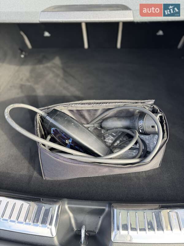 Внедорожник / Кроссовер Mercedes-Benz GLE-Class Coupe 2023 в Киеве фото 46 Внедорожник / Кроссовер Mercedes-Benz GLE-Class Coupe 2023 в Киеве