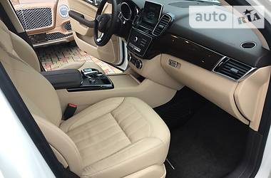 Позашляховик / Кросовер Mercedes-Benz GLE-Class 2016 в 