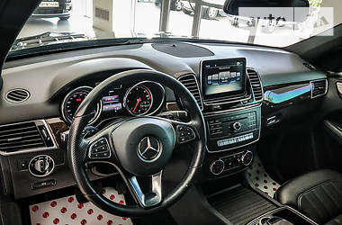 Позашляховик / Кросовер Mercedes-Benz GLE-Class 2016 в 