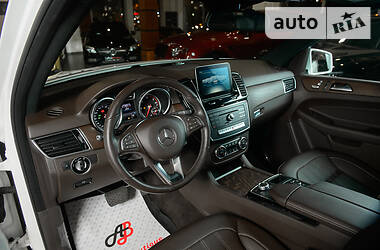 Позашляховик / Кросовер Mercedes-Benz GLE-Class 2017 в 
