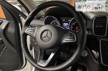 Позашляховик / Кросовер Mercedes-Benz GLE-Class 2016 в 