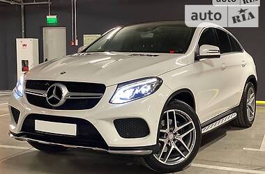 Позашляховик / Кросовер Mercedes-Benz GLE-Class 2016 в 